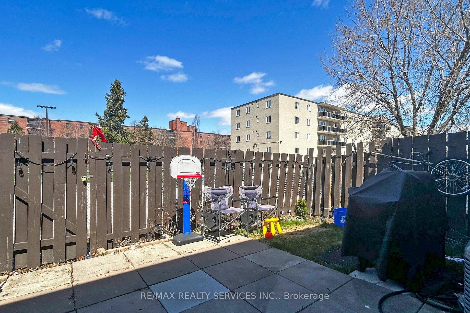 960 Glen Street Unit 37 photo 27
