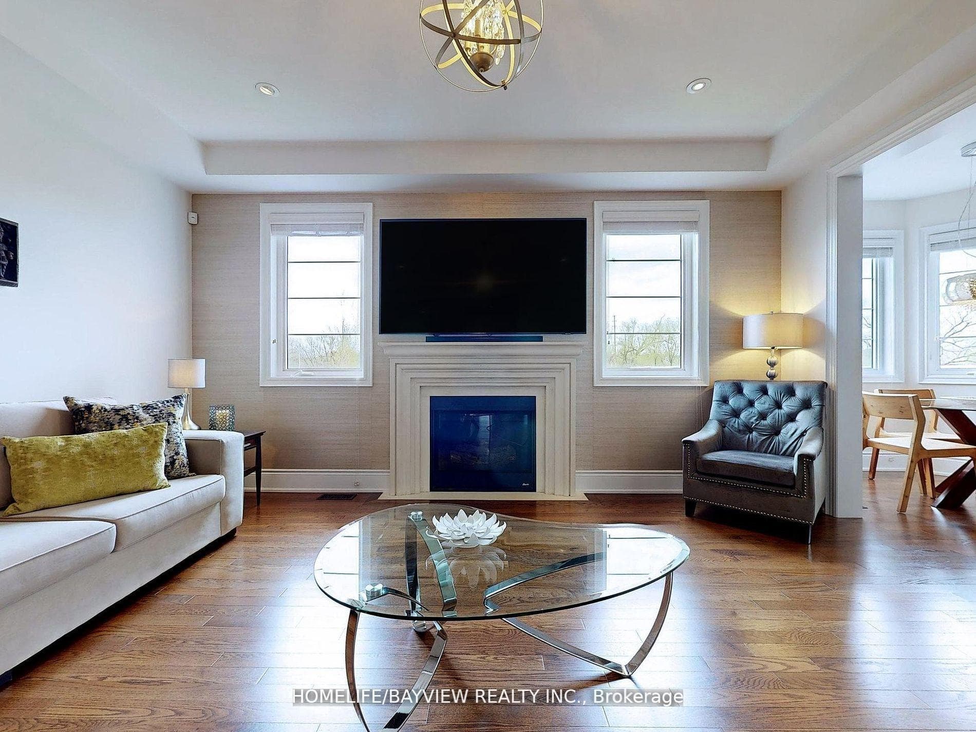 228 Degraaf Crescent photo 11