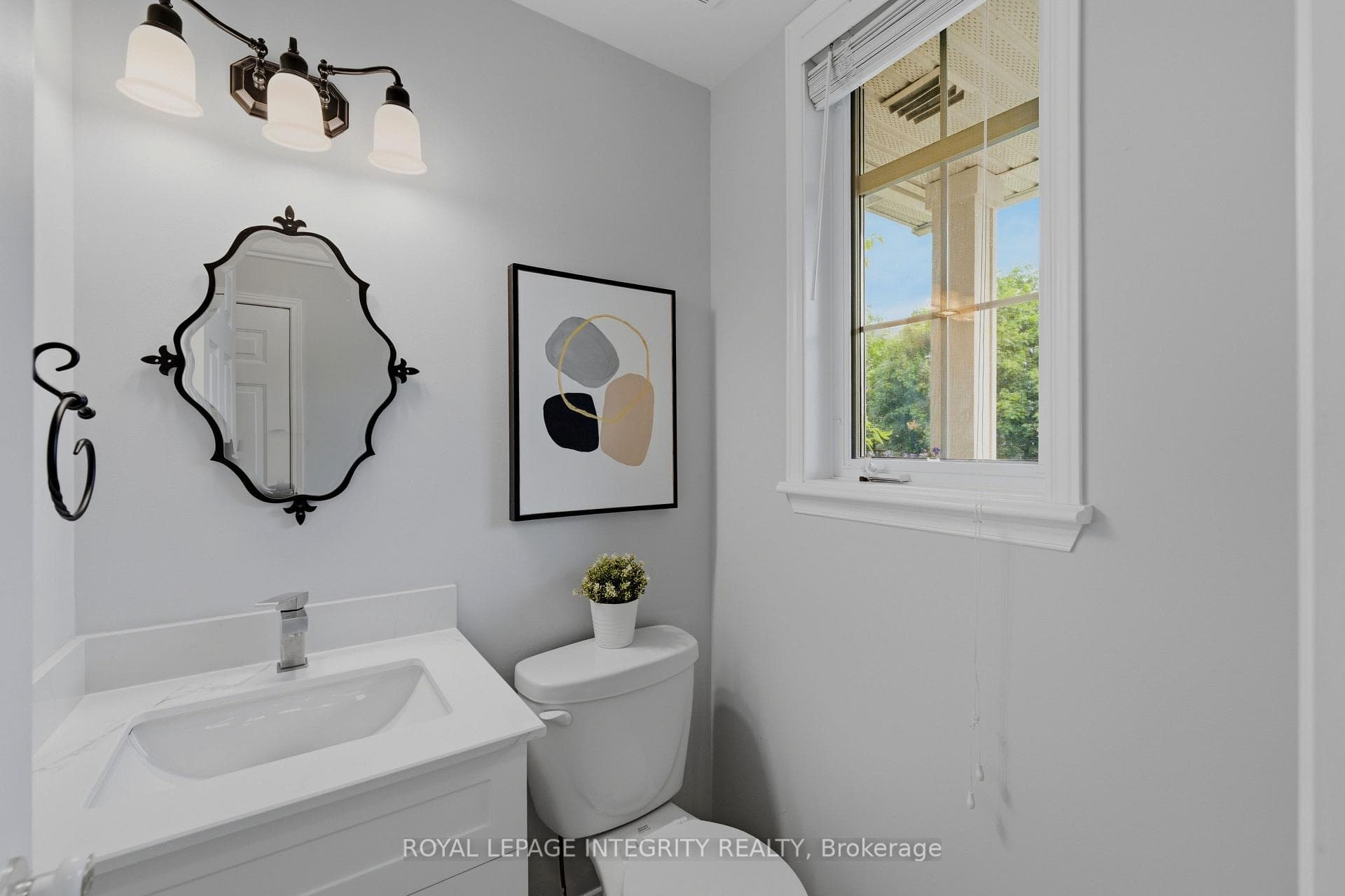 160 DEERCROFT Avenue photo 5
