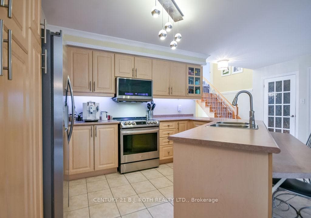 30 McAvoy Drive photo 13