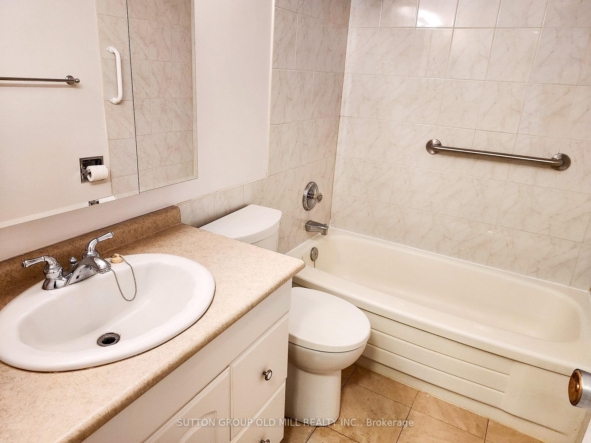 Main 4-pc Bath