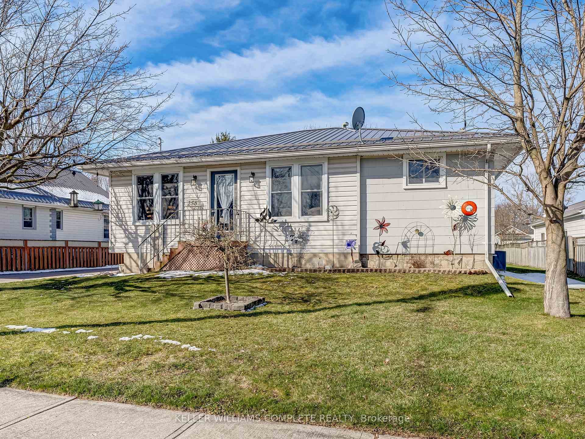 258 Metcalfe Street photo 1