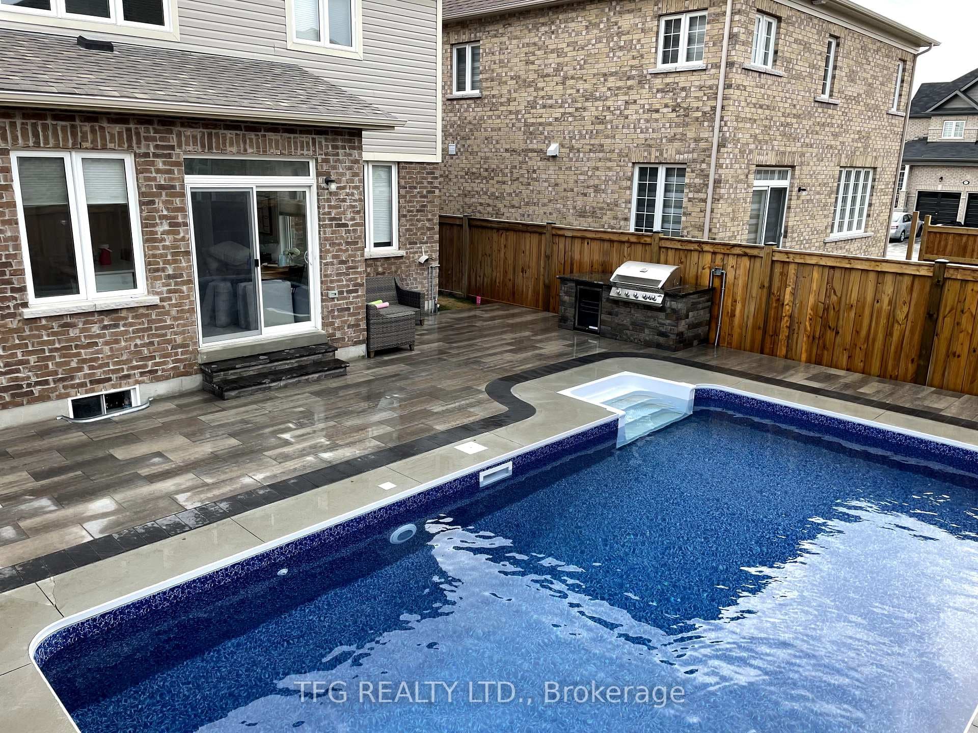 208 Ronald Hooper Avenue photo 29