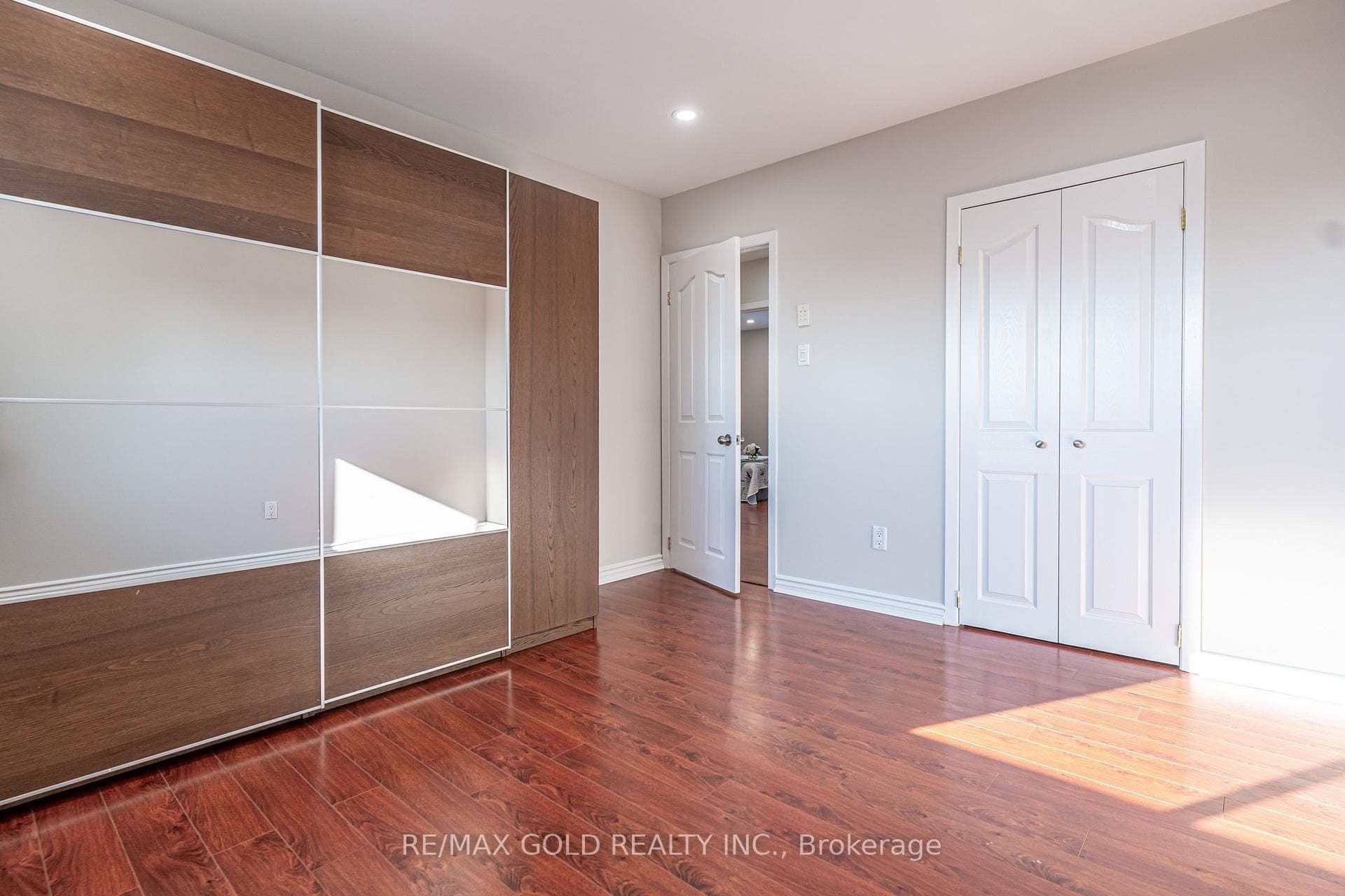 9 Dalton Place photo 24