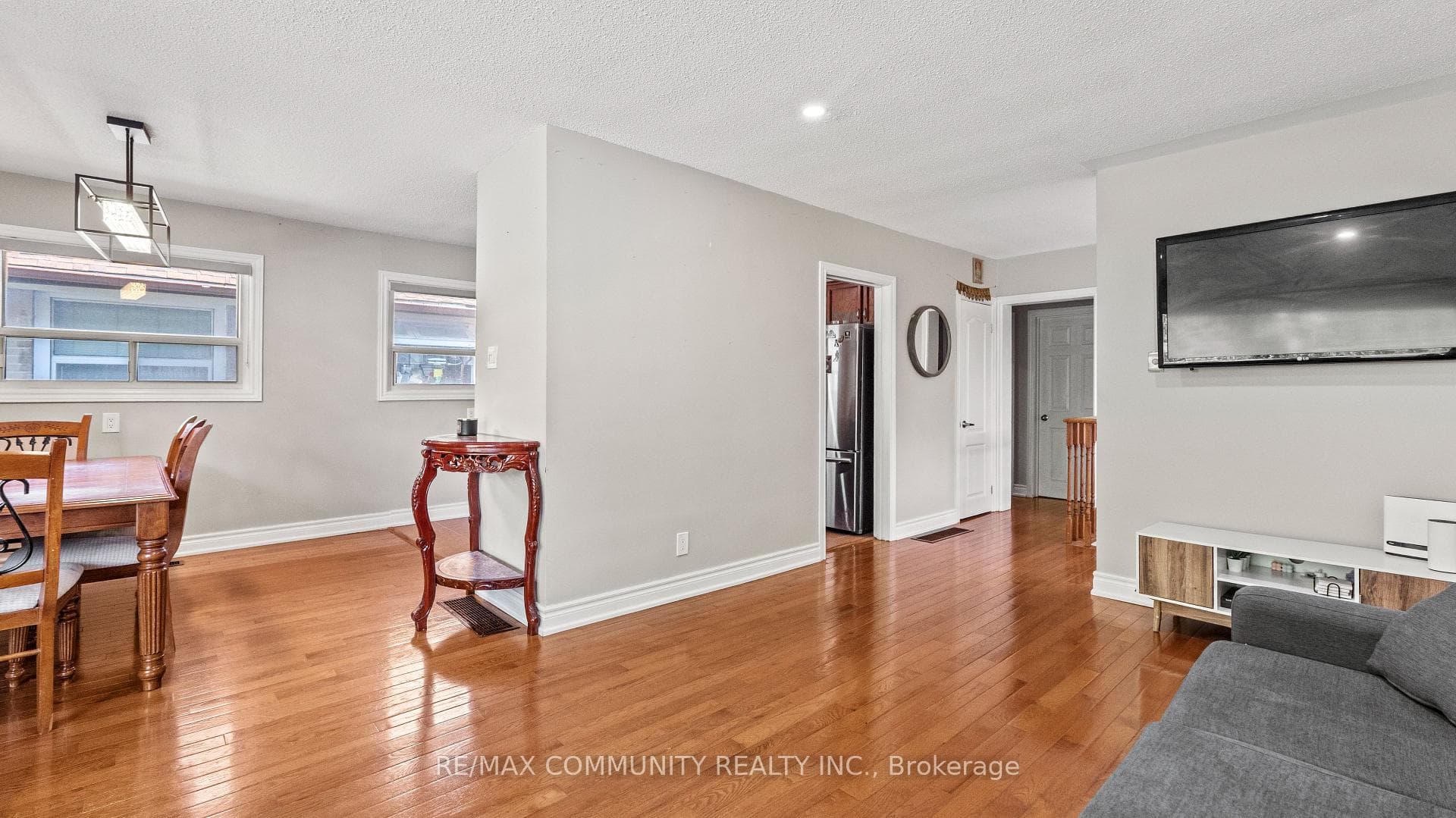 21 Thornbeck Drive photo 3