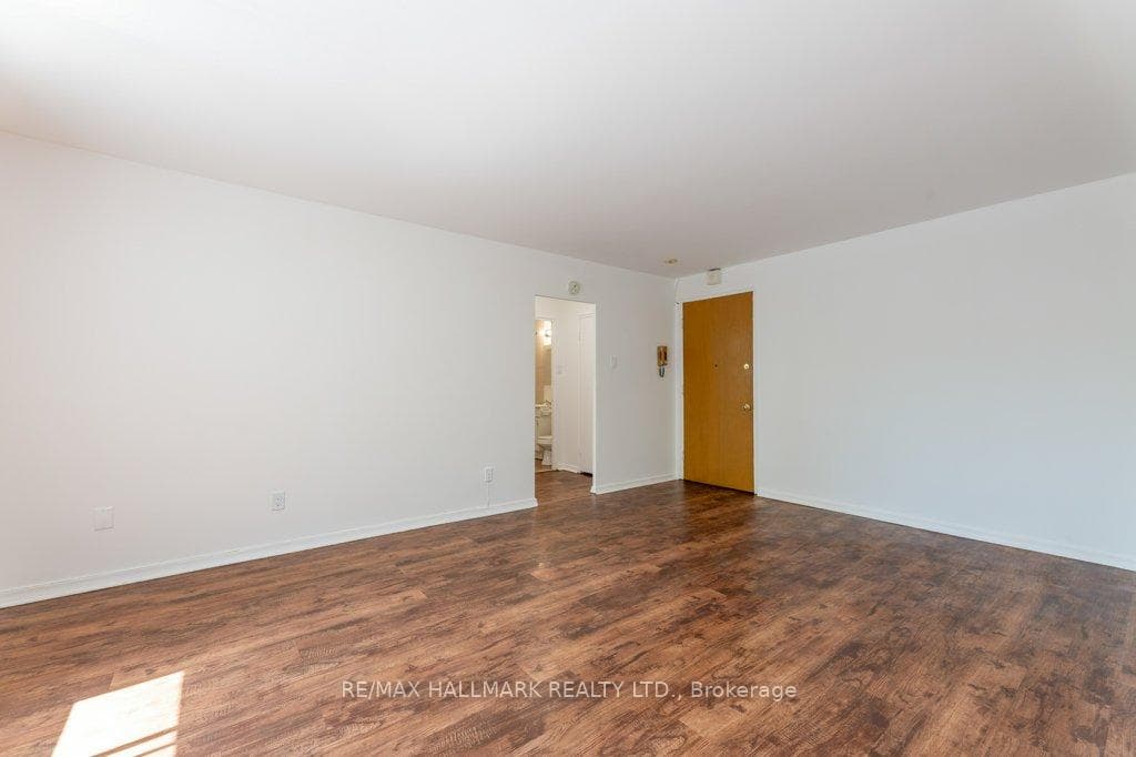 53 Neptune Drive Unit 2 photo 5