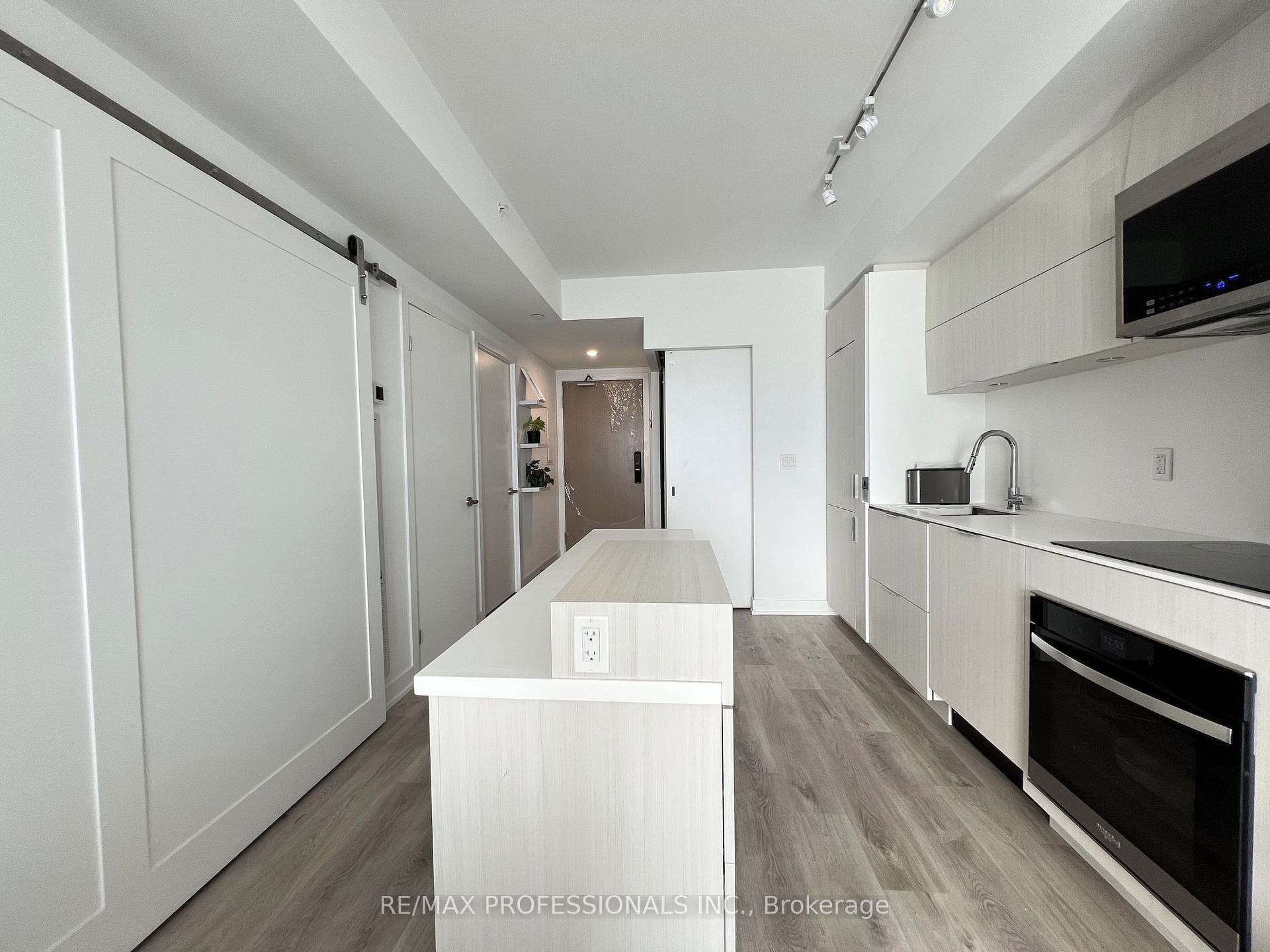 370 Martha Street Unit 1404 photo 12