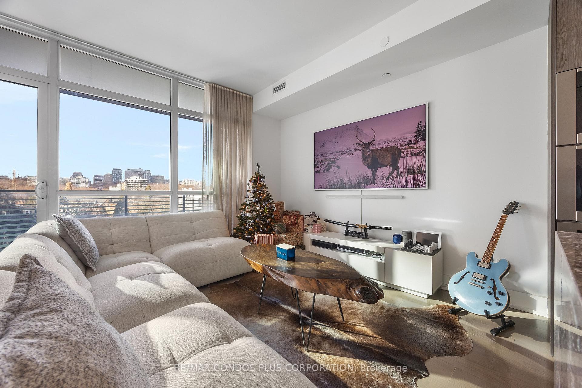 170 Avenue Road Unit 607 photo 5