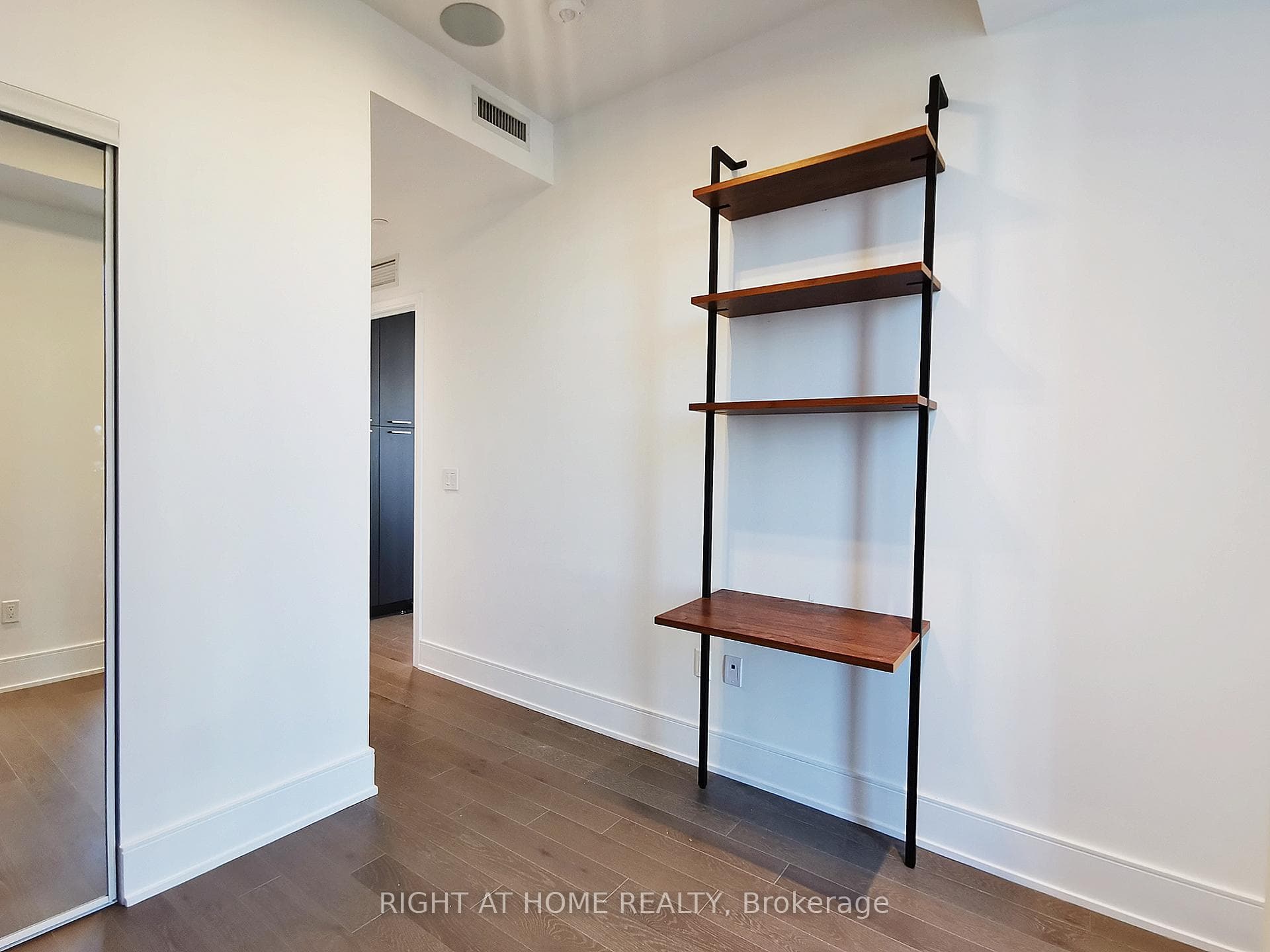 50 Wellesley Street Unit PH01 photo 24
