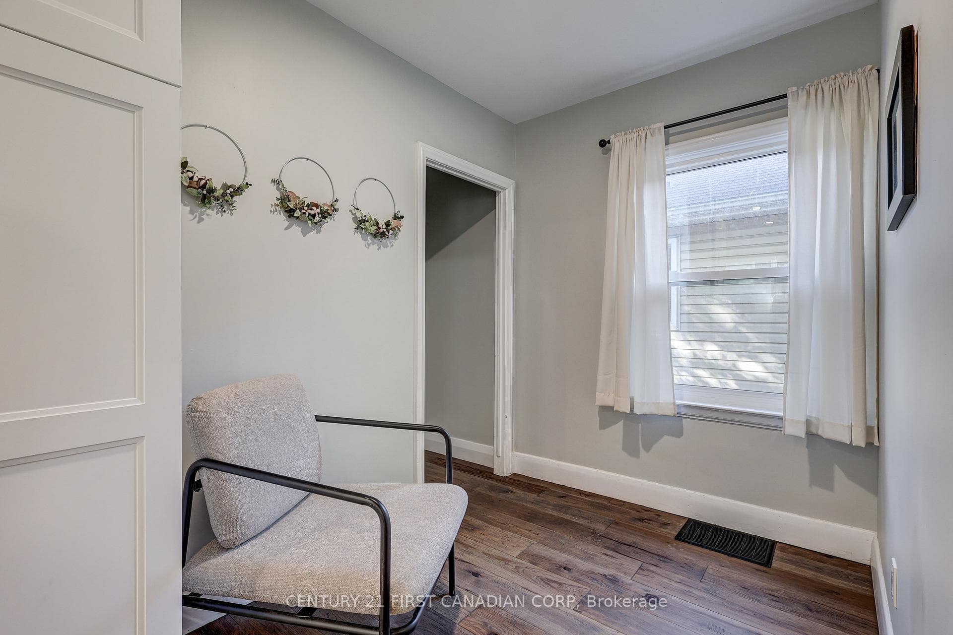 105 EMERY Street photo 21