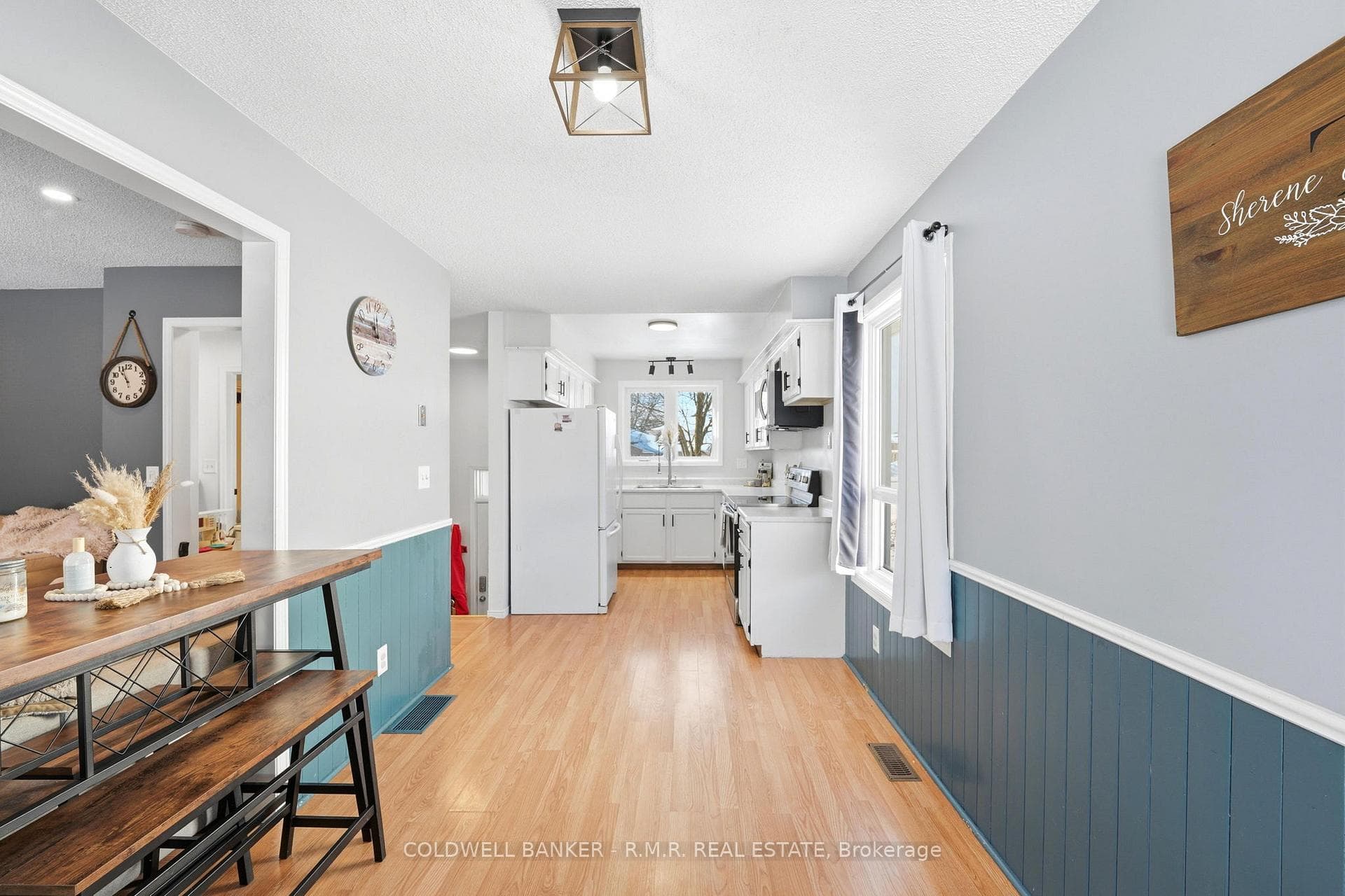 135 Sutherland Crescent photo 8