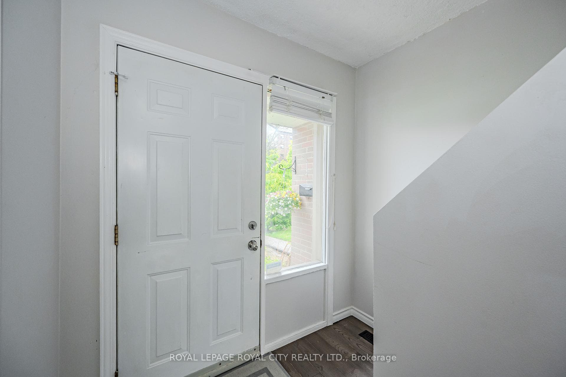 443 Victoria Road Unit 60 photo 8