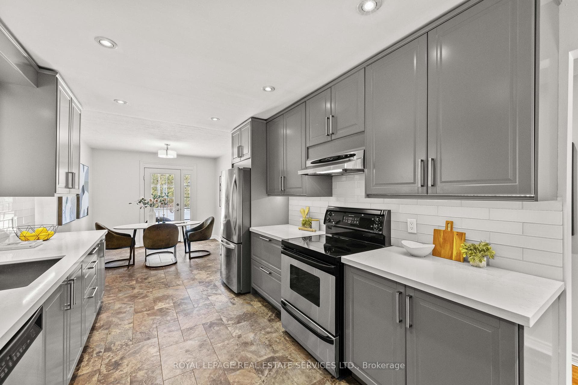10 Holman Crescent photo 19