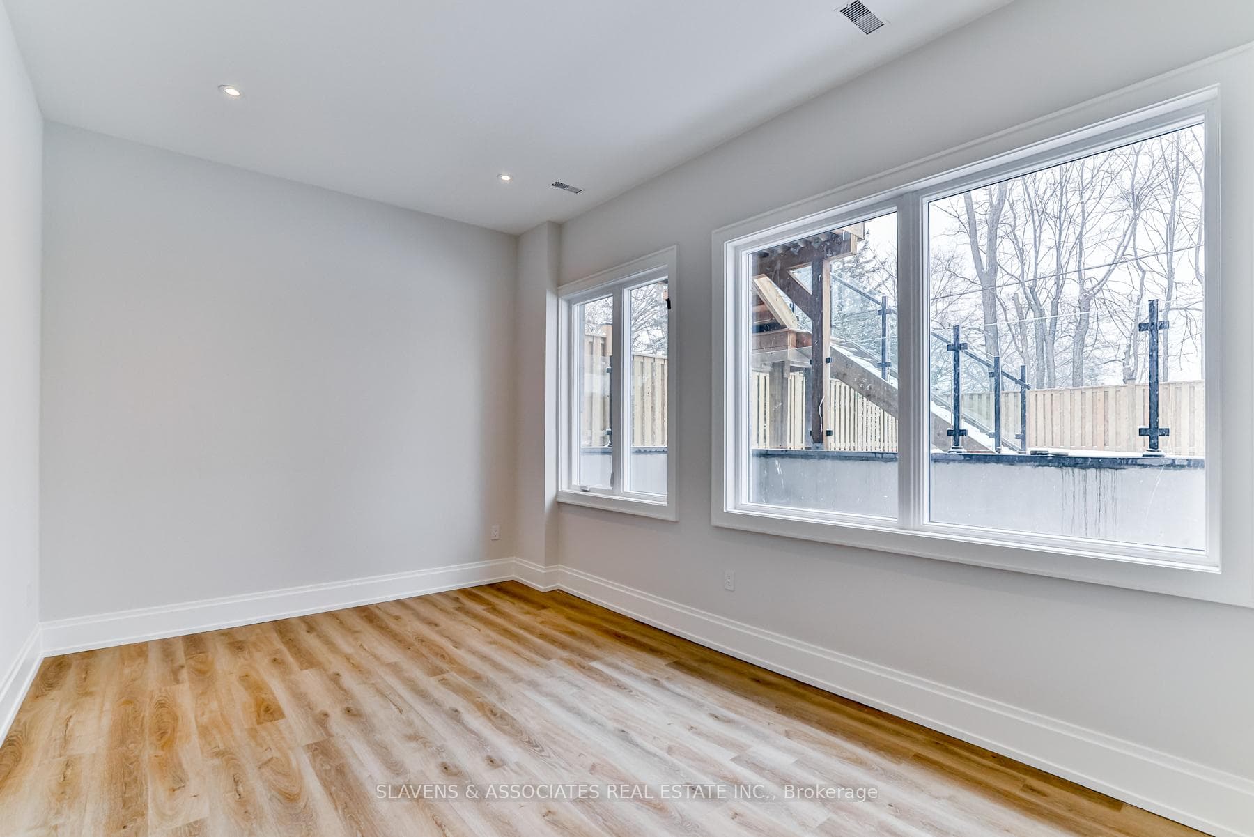 237 Horsham Avenue photo 36