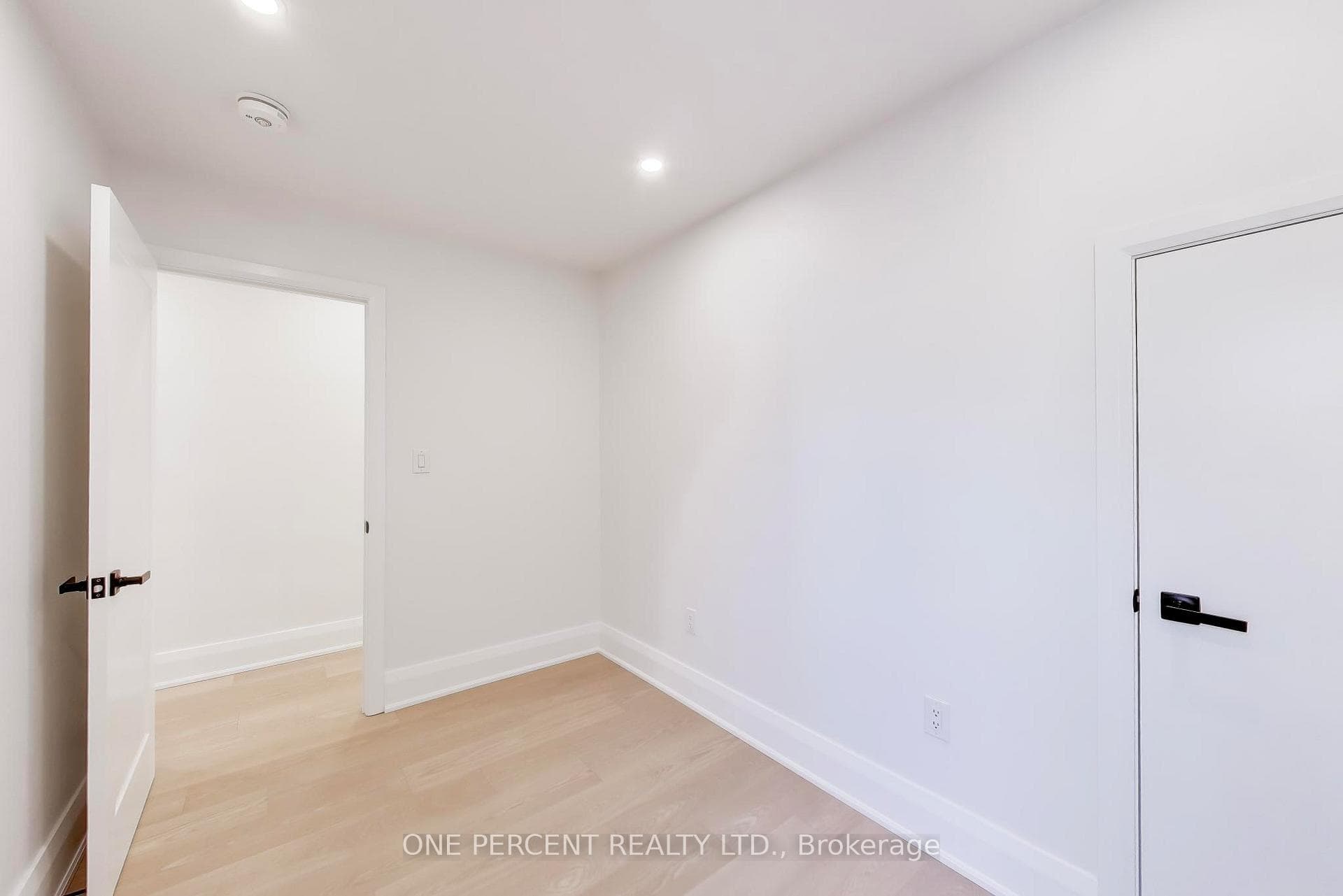 756 Richmond Street photo 16