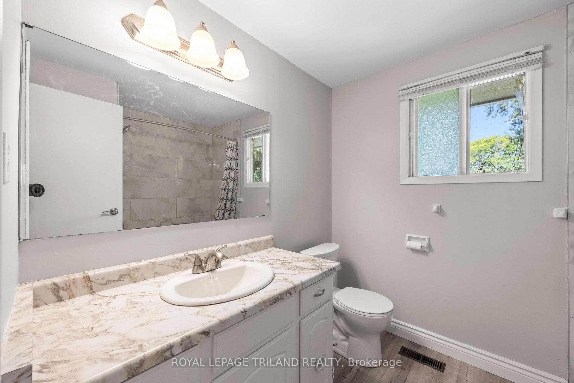 1769 Aldersbrook Road photo 15
