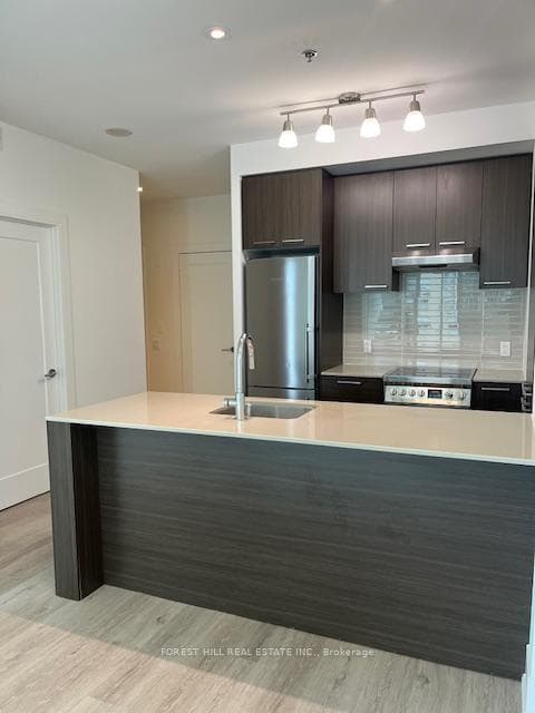 310 Tweedsmuir Avenue Unit 706 photo 9
