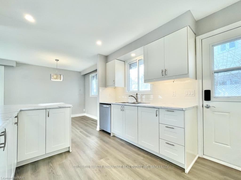 5 REGENT Drive photo 8