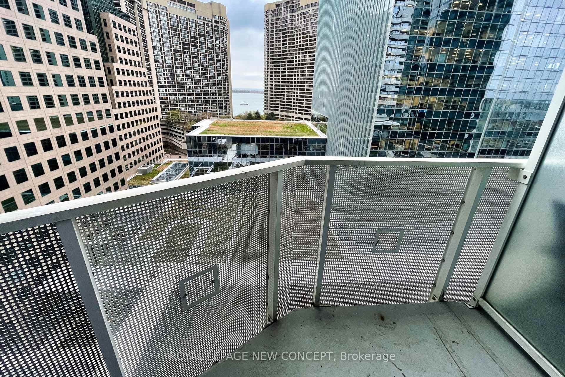 88 Harbour Street Unit 1408 photo 15