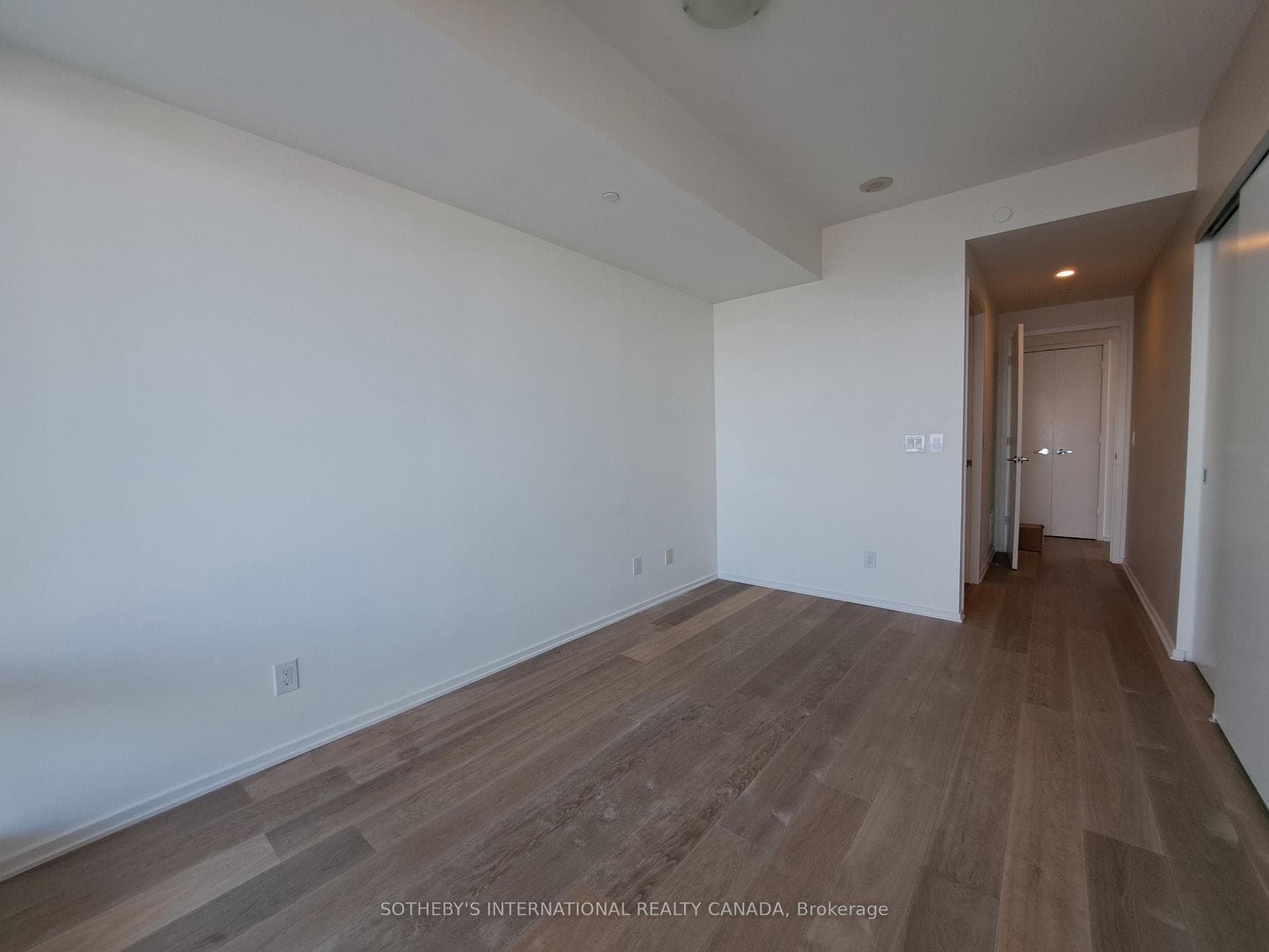 1 Bloor Street Unit 6404 photo 17