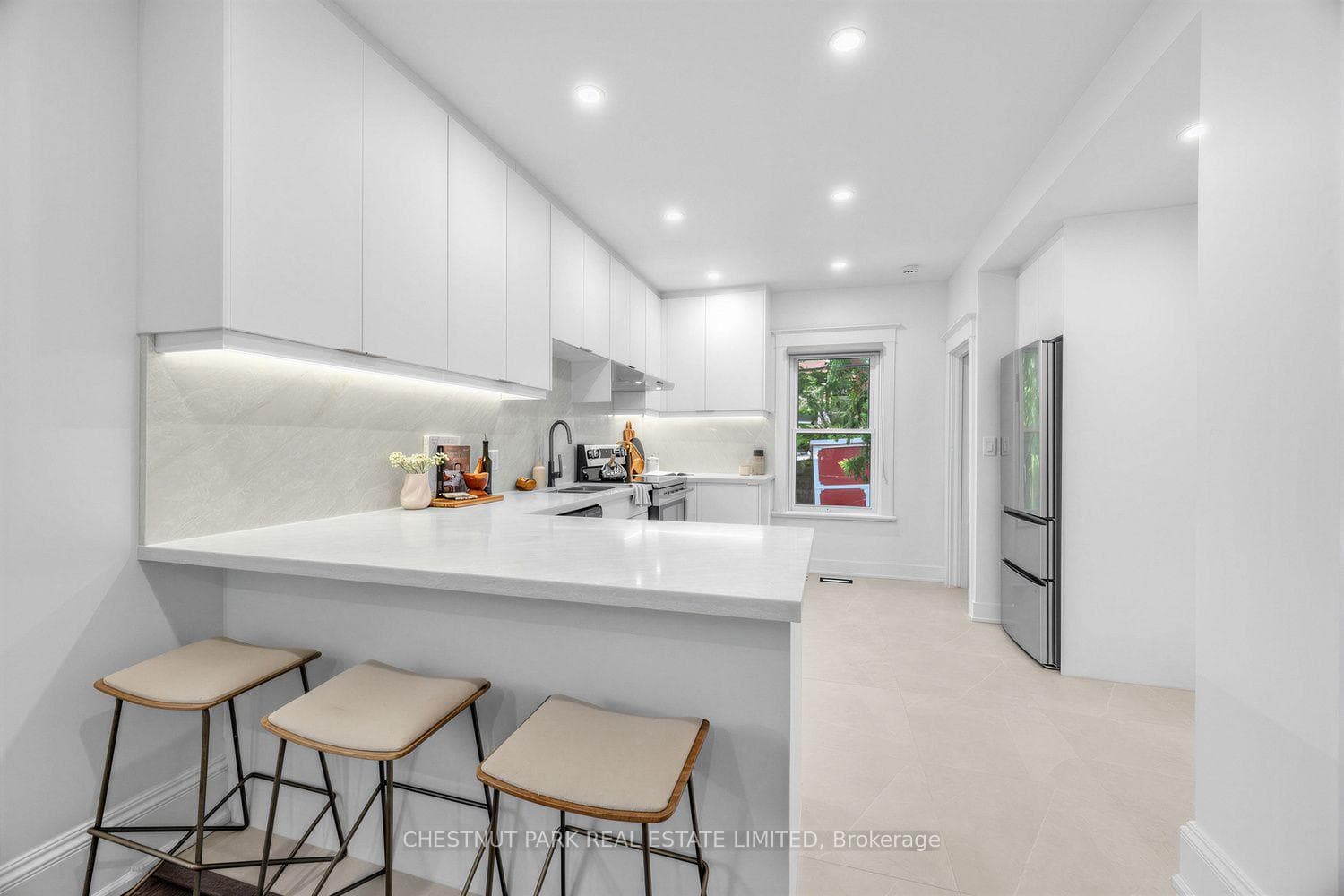 89 Dearbourne Avenue photo 12
