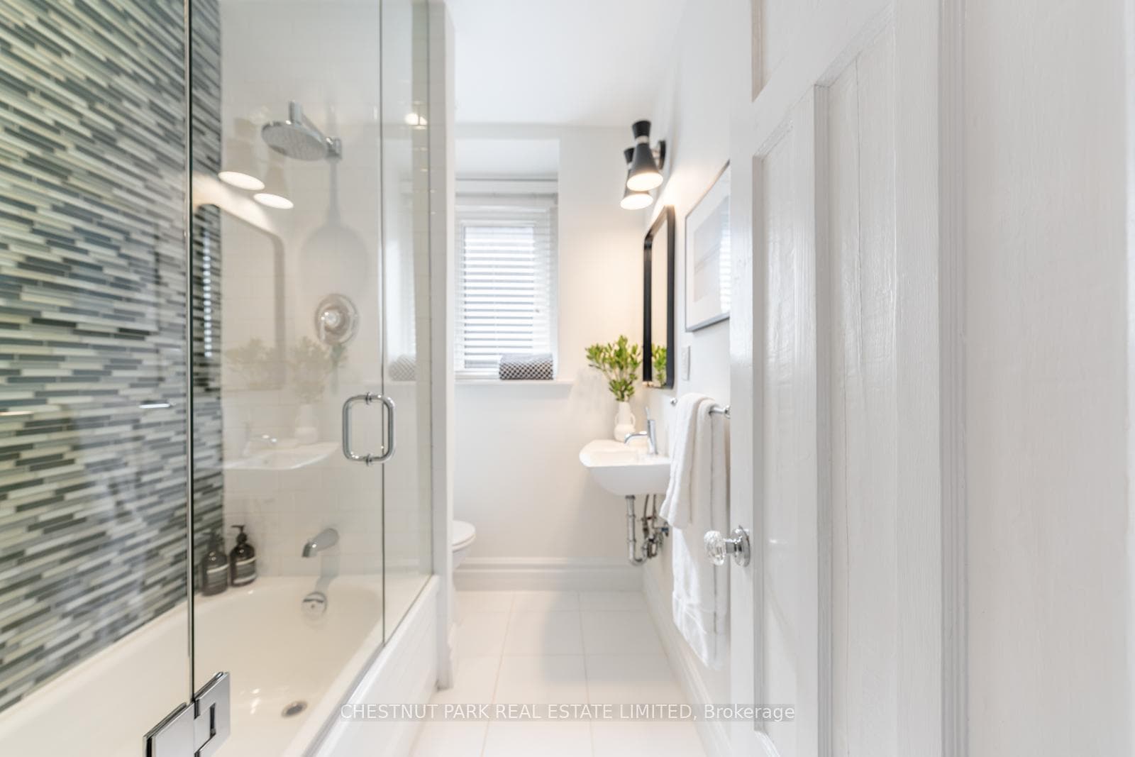 266 Waverley Road photo 24