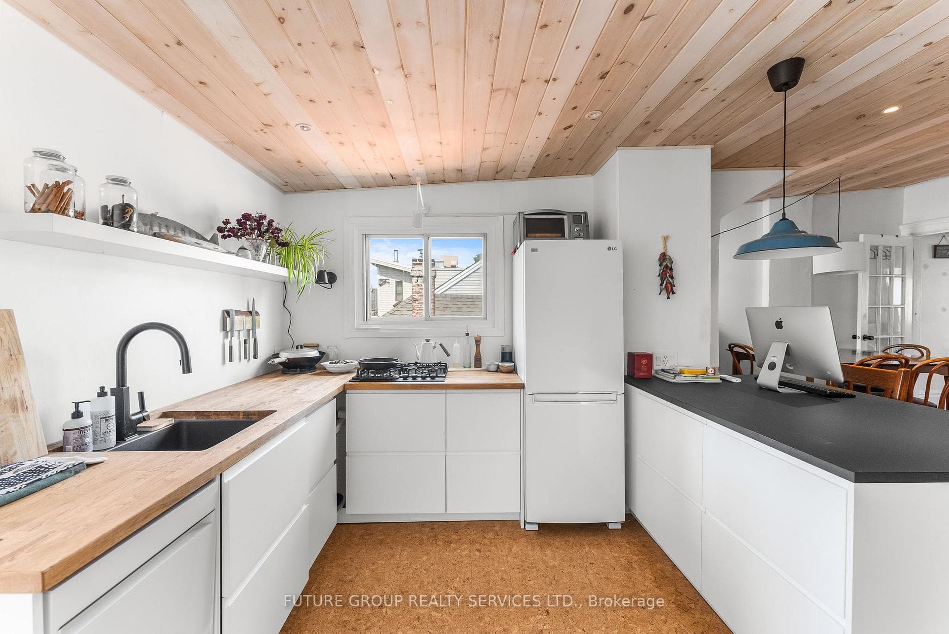 3rd Fl Modern Kitchen