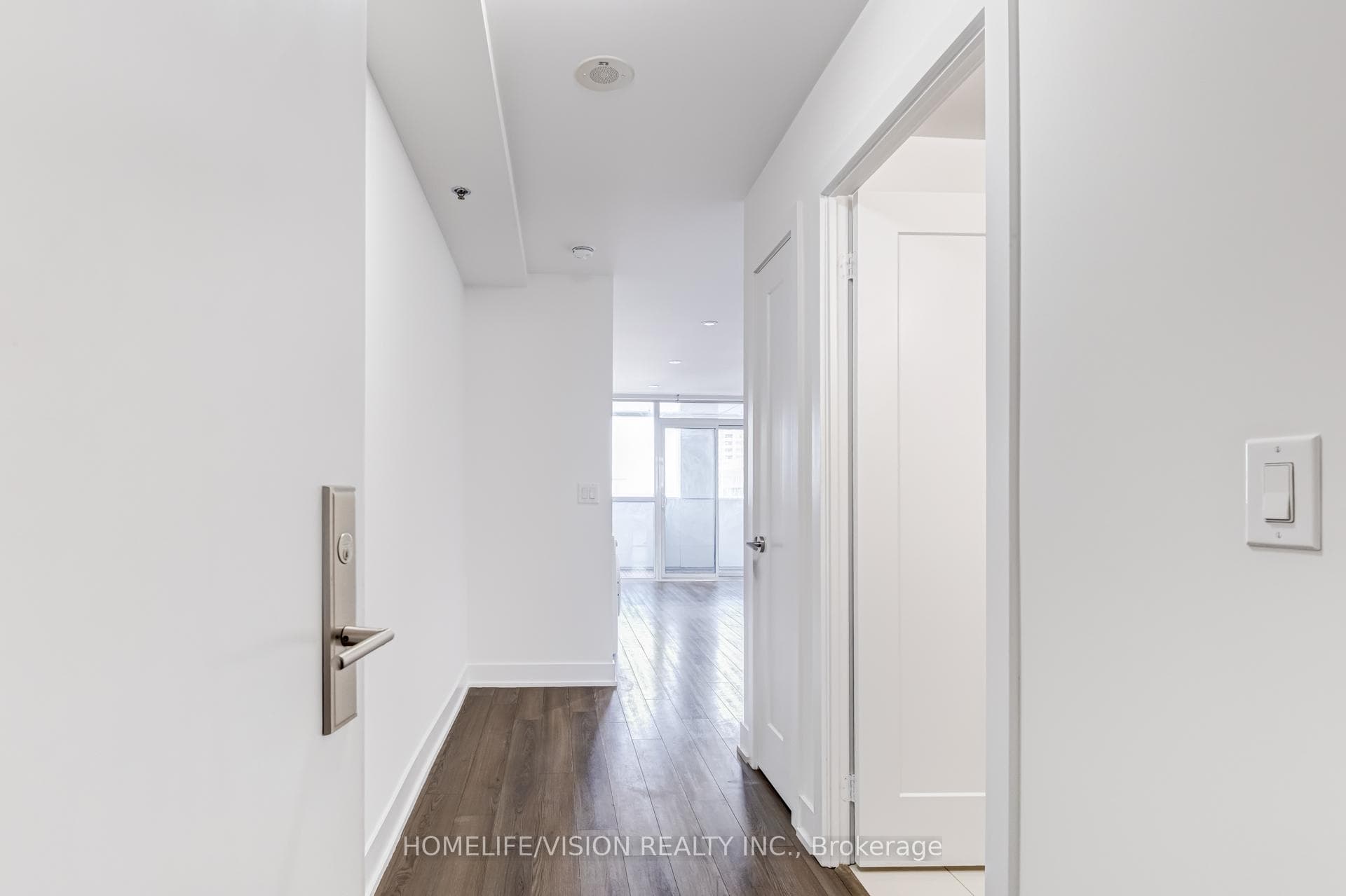 318 Richmond Street Unit 902 photo 16