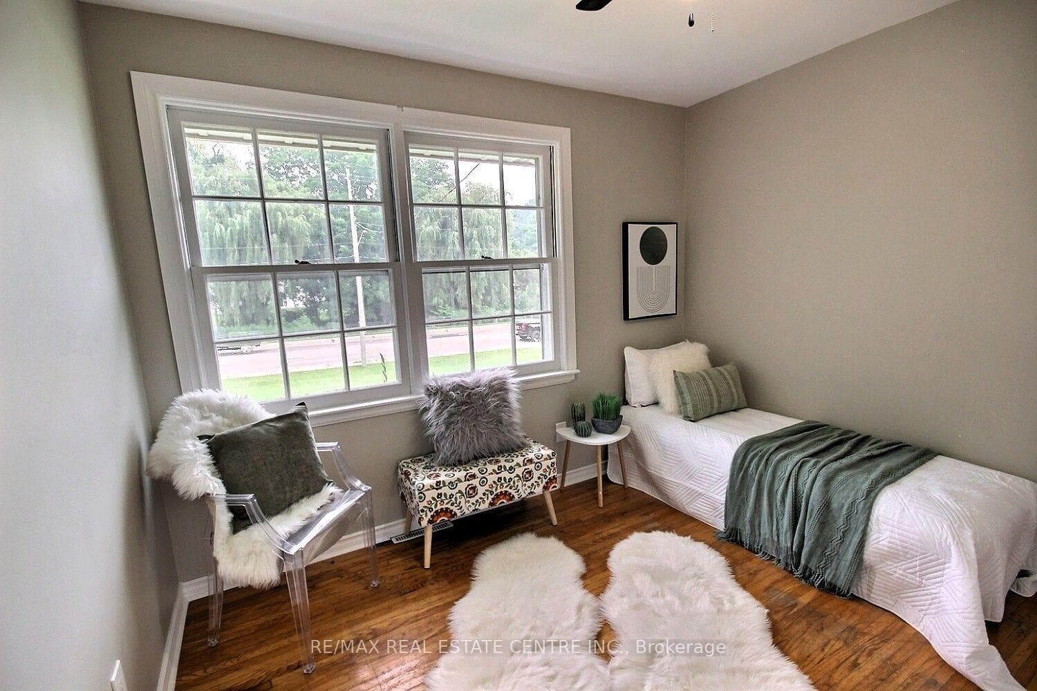 485 Broadway Street photo 9