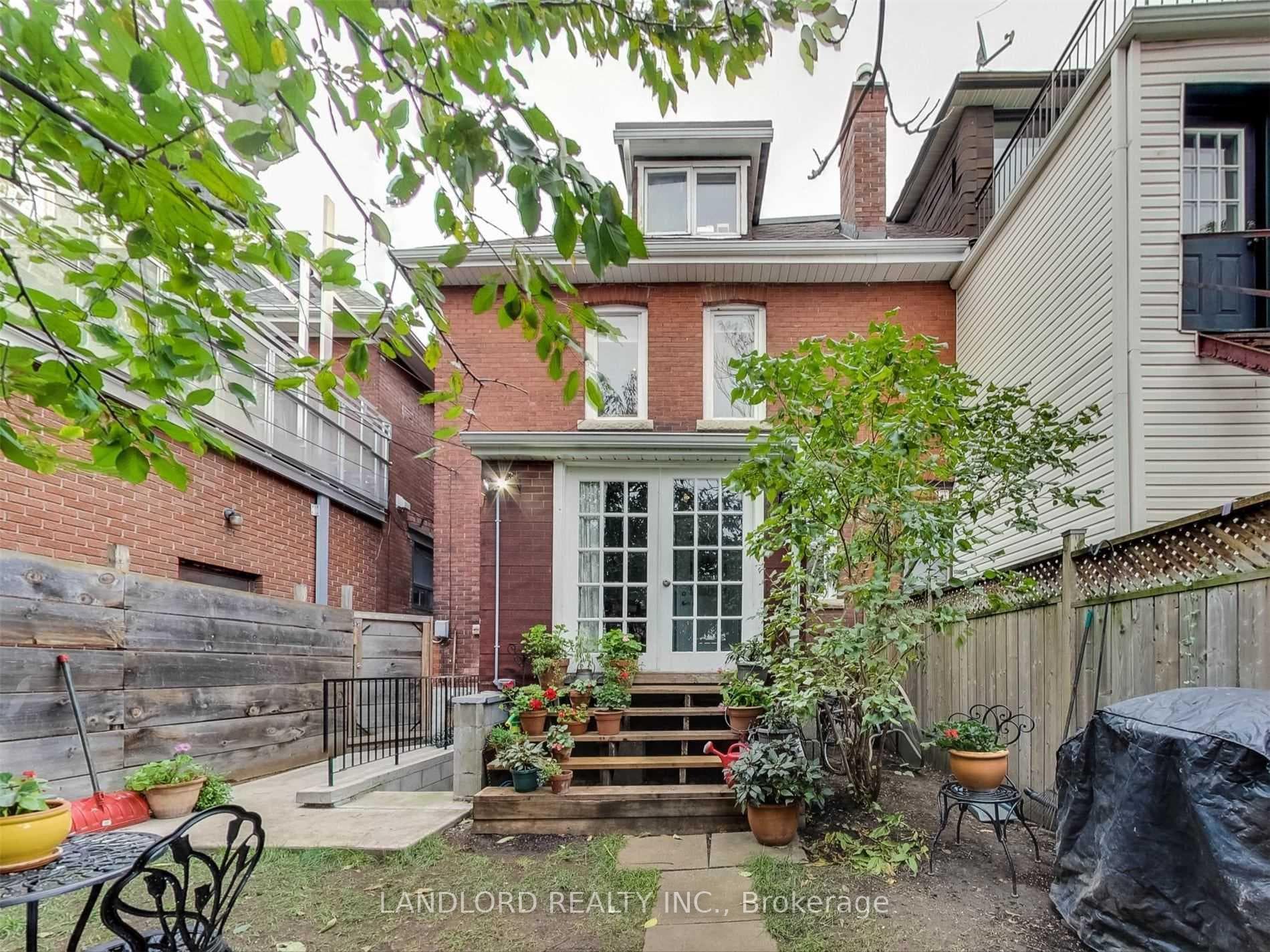 2251 Dundas Street Unit Main Fl photo 15