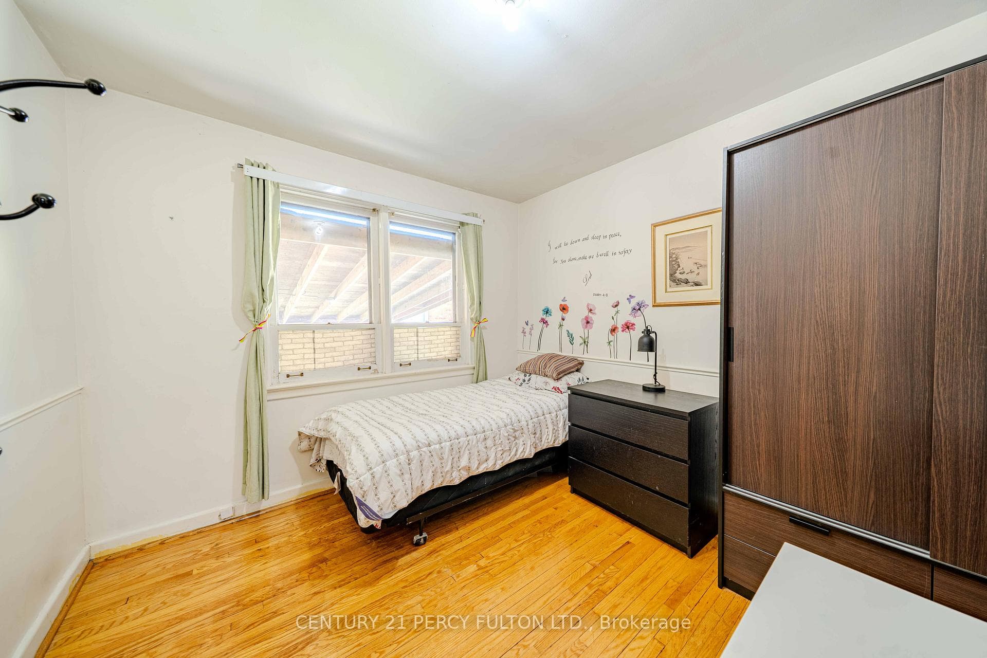 98 Mossbank Drive photo 23