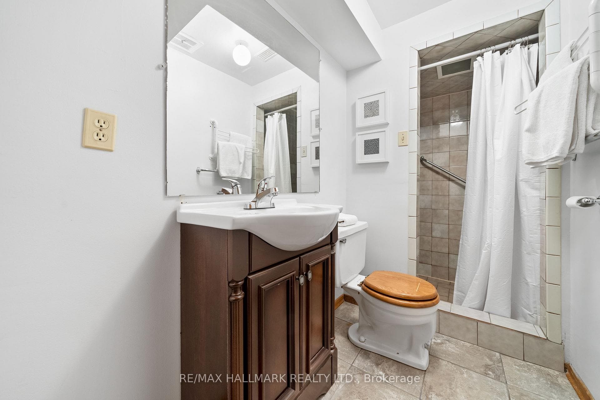 151 Pineway Boulevard photo 25