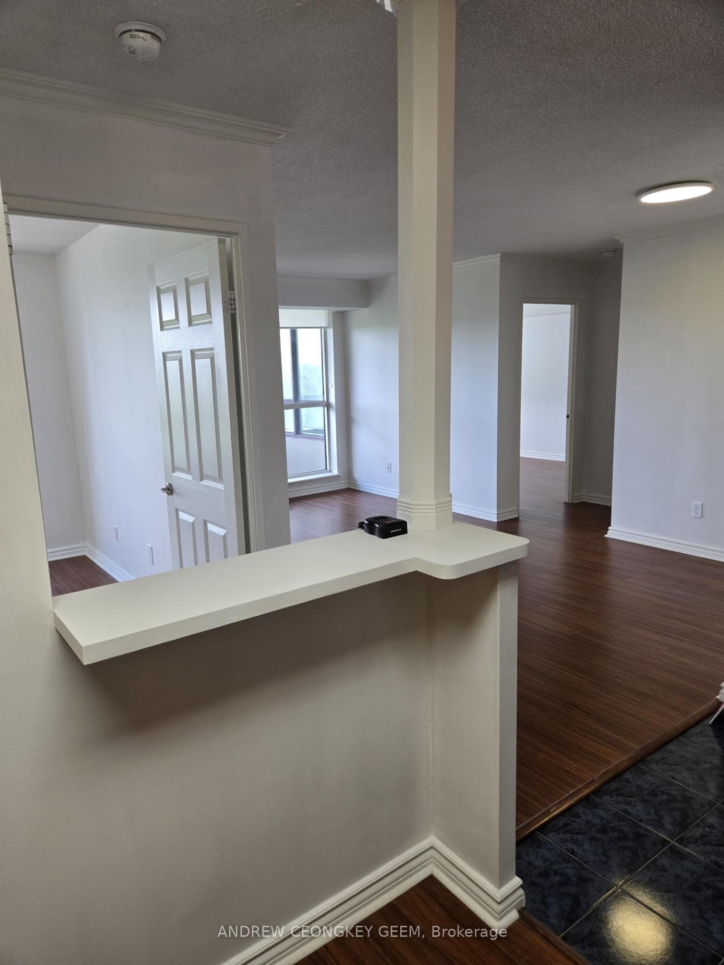 91 Townsgate Drive Unit 711 photo 3