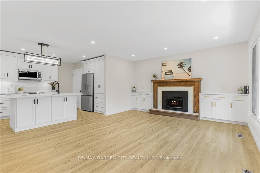 32 STRATHCONA Drive photo 11