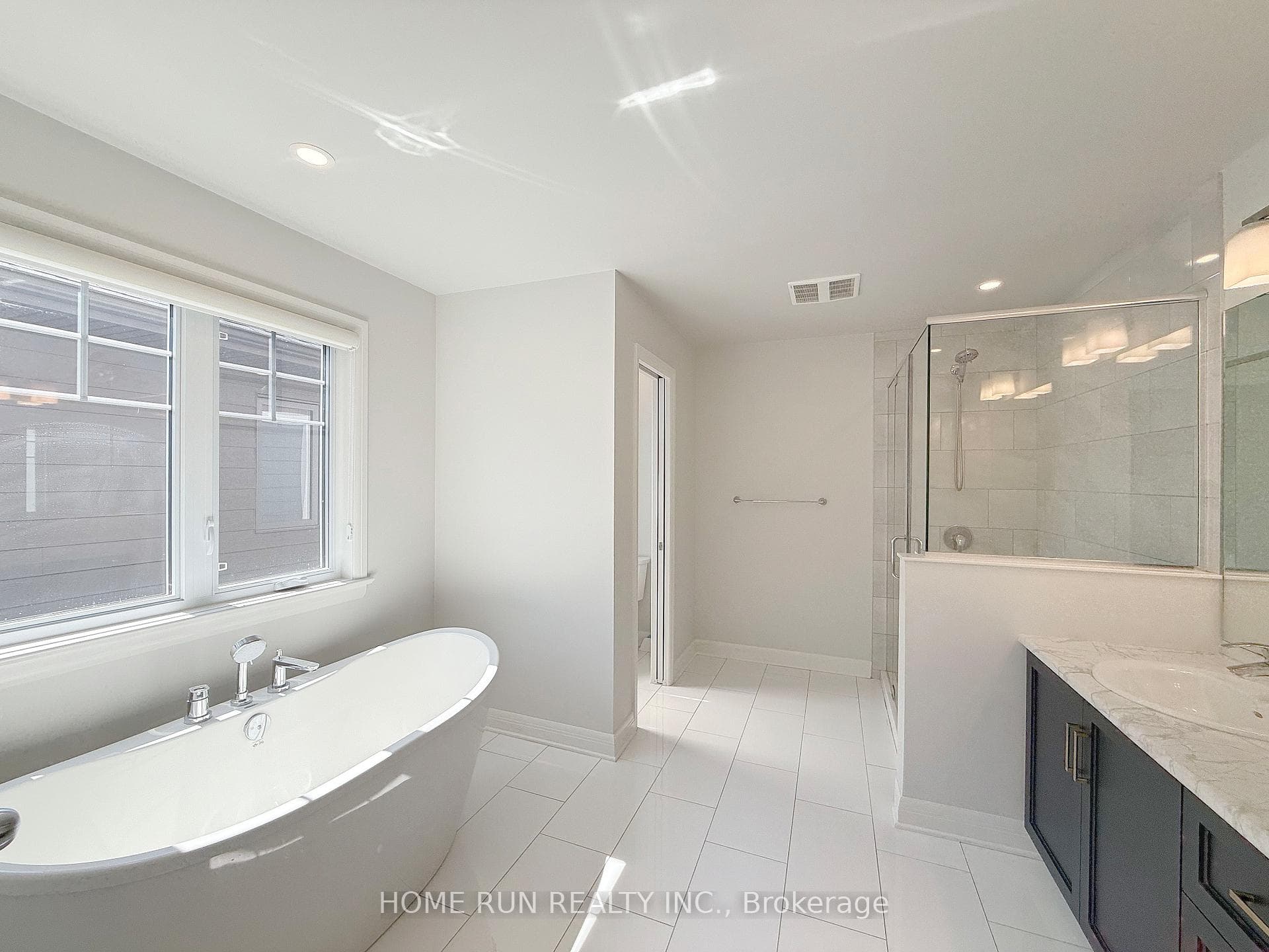 322 Lysander Place photo 33