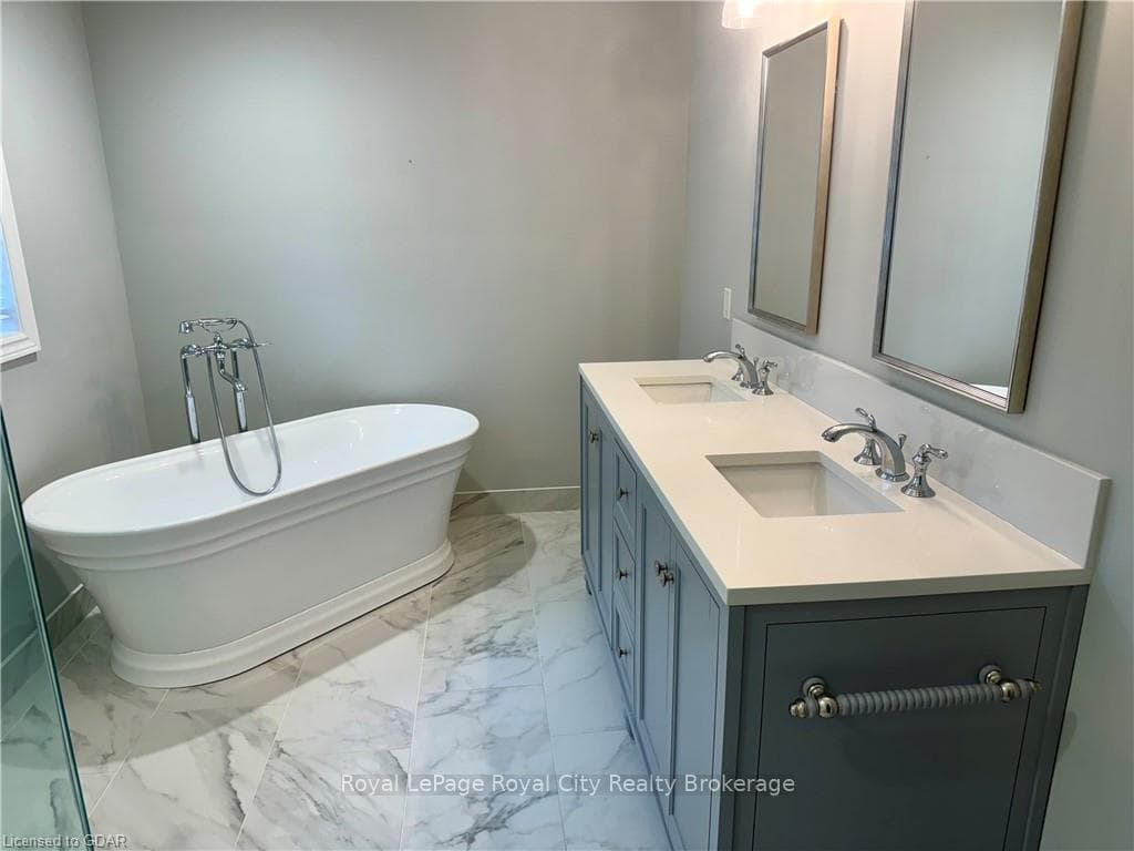 25 MANOR PARK Crescent Unit 9 photo 30