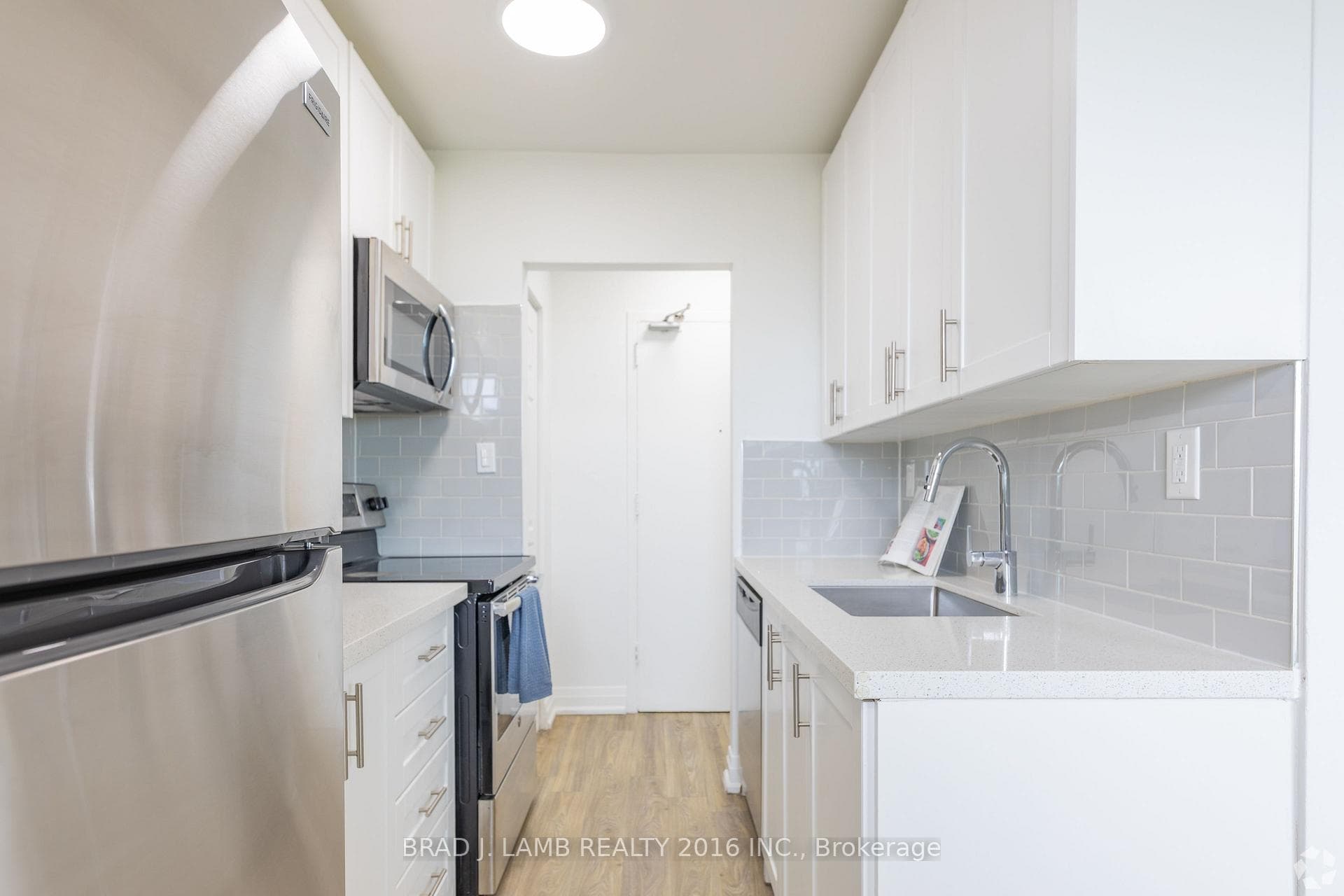 718 Lawrence Road Unit 501 photo 4