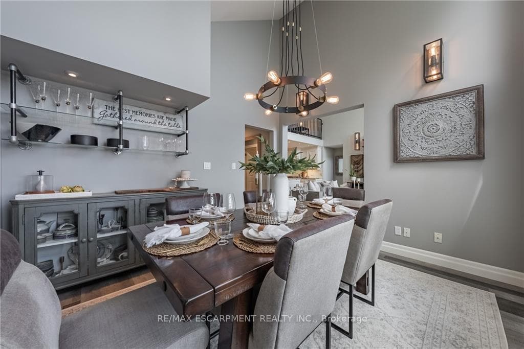 2017 Maple Boulevard photo 12
