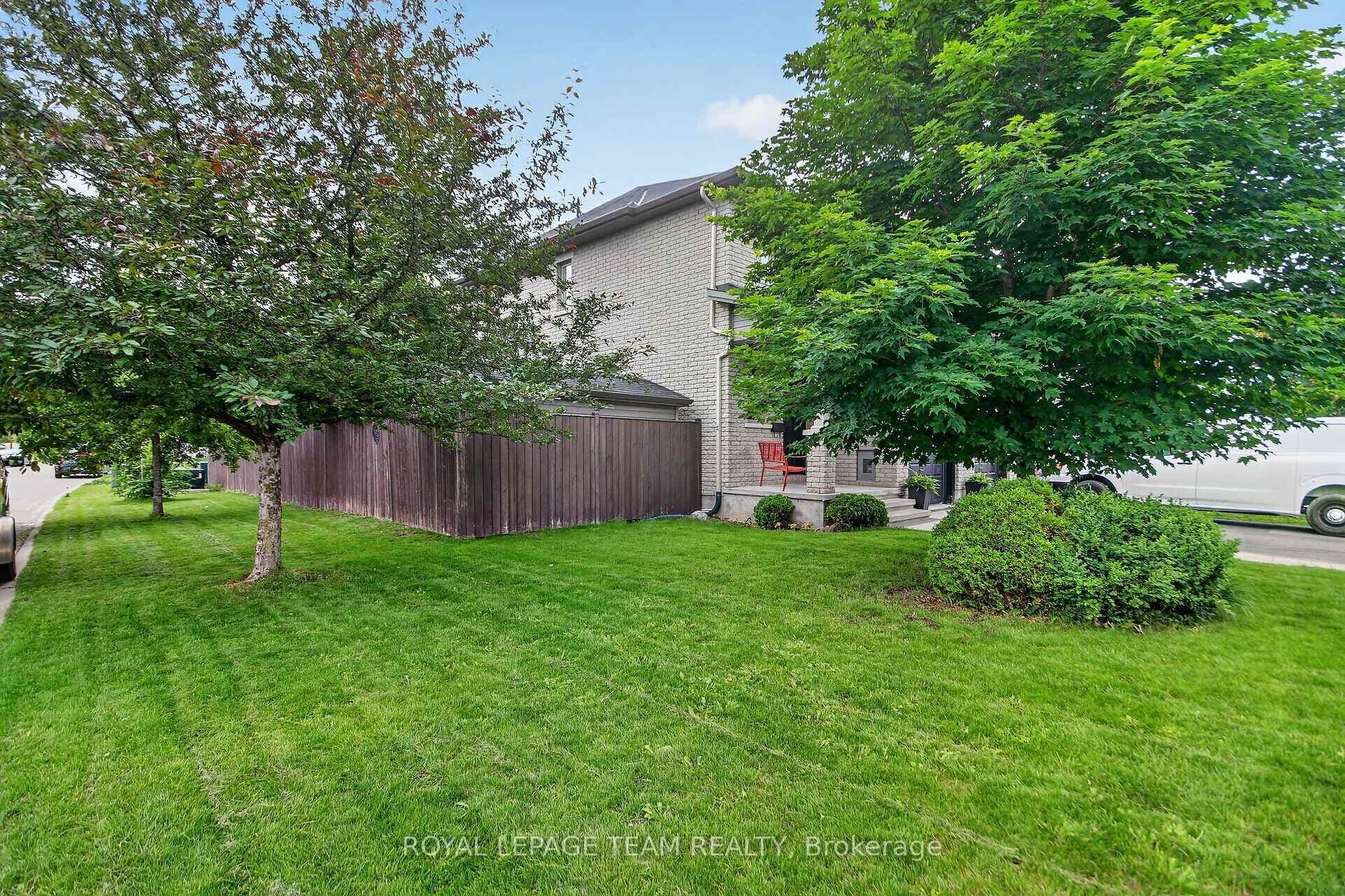 111 Hawkeswood Drive photo 42