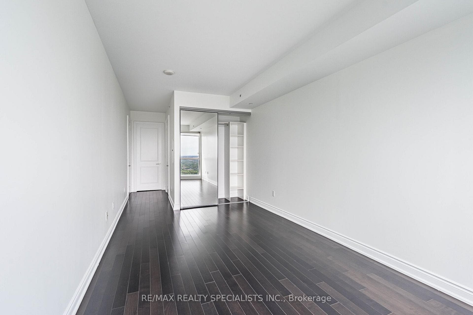 388 Yonge Street Unit 7105 photo 28