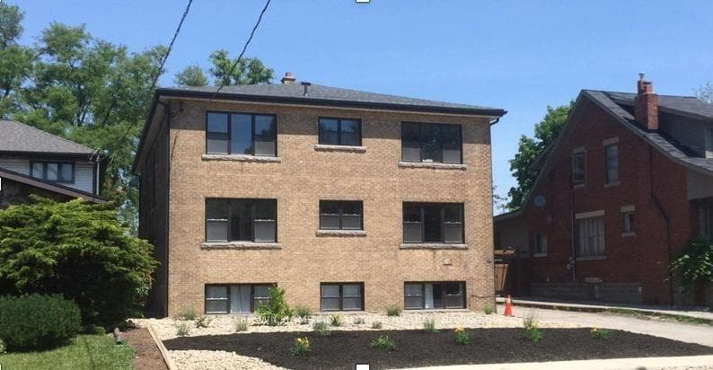 112 Alder Crescent Unit 301 photo 1