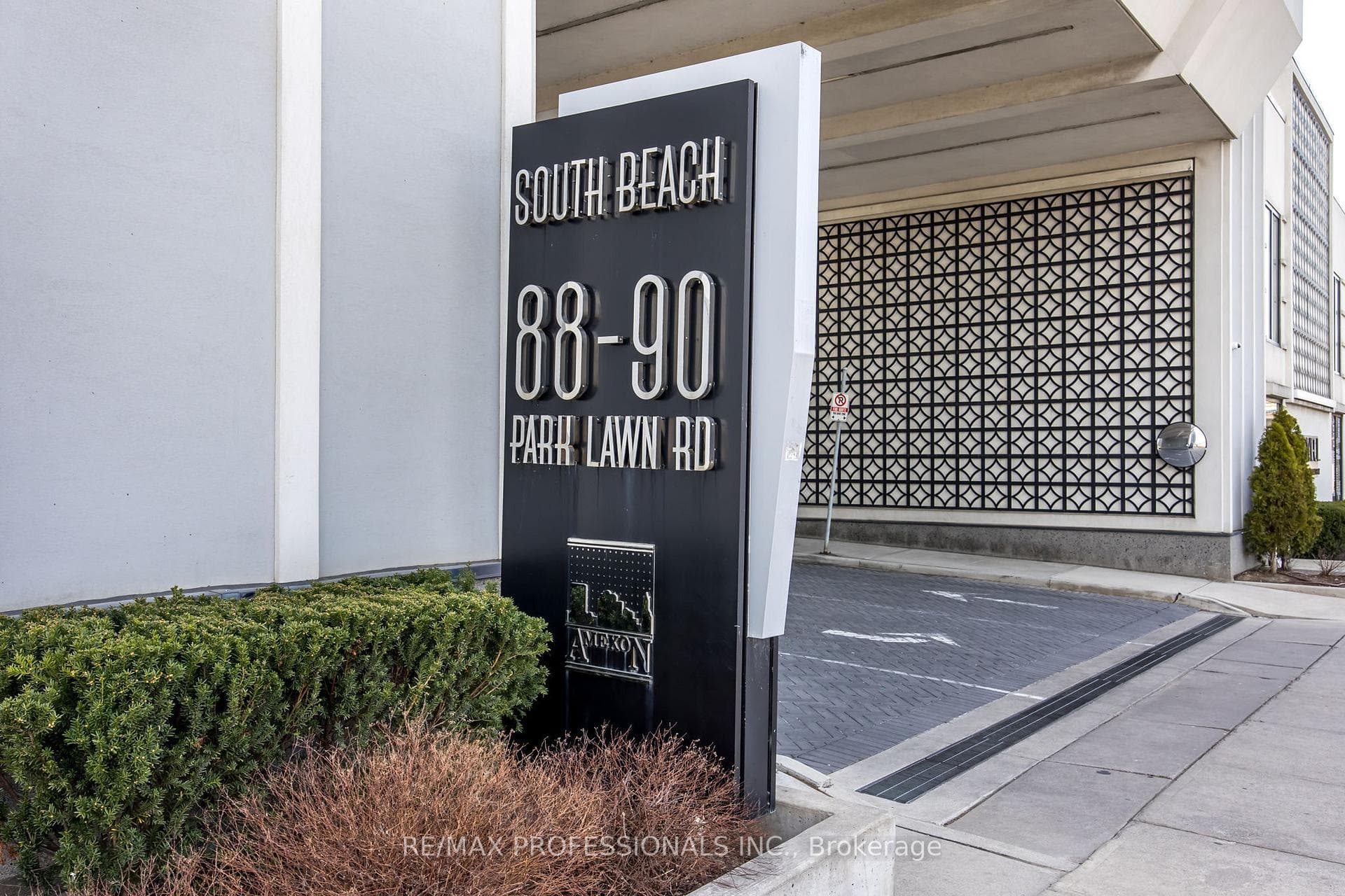 90 Park Lawn Road Unit 315 photo 18