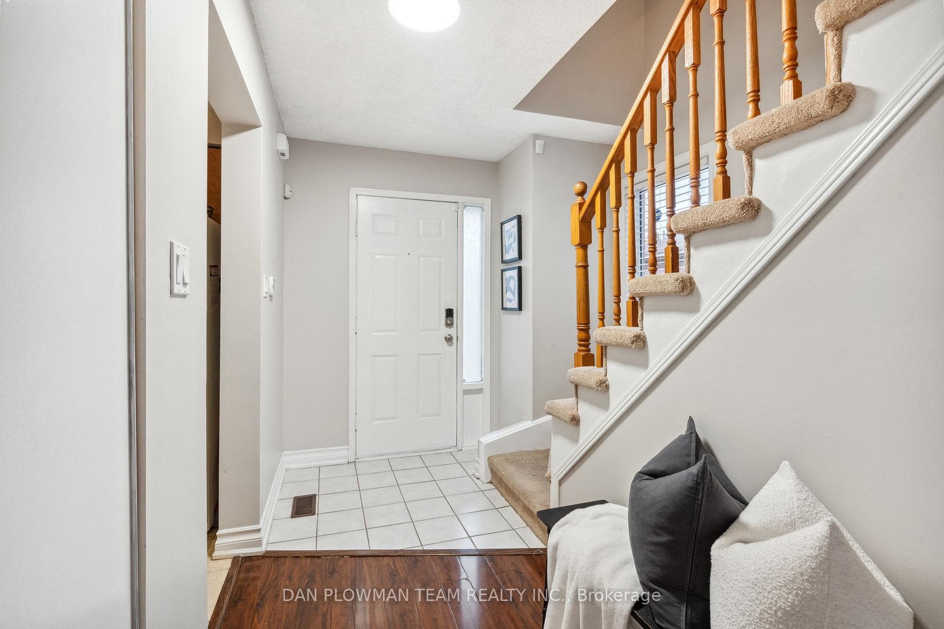 45 Sharp Crescent photo 2
