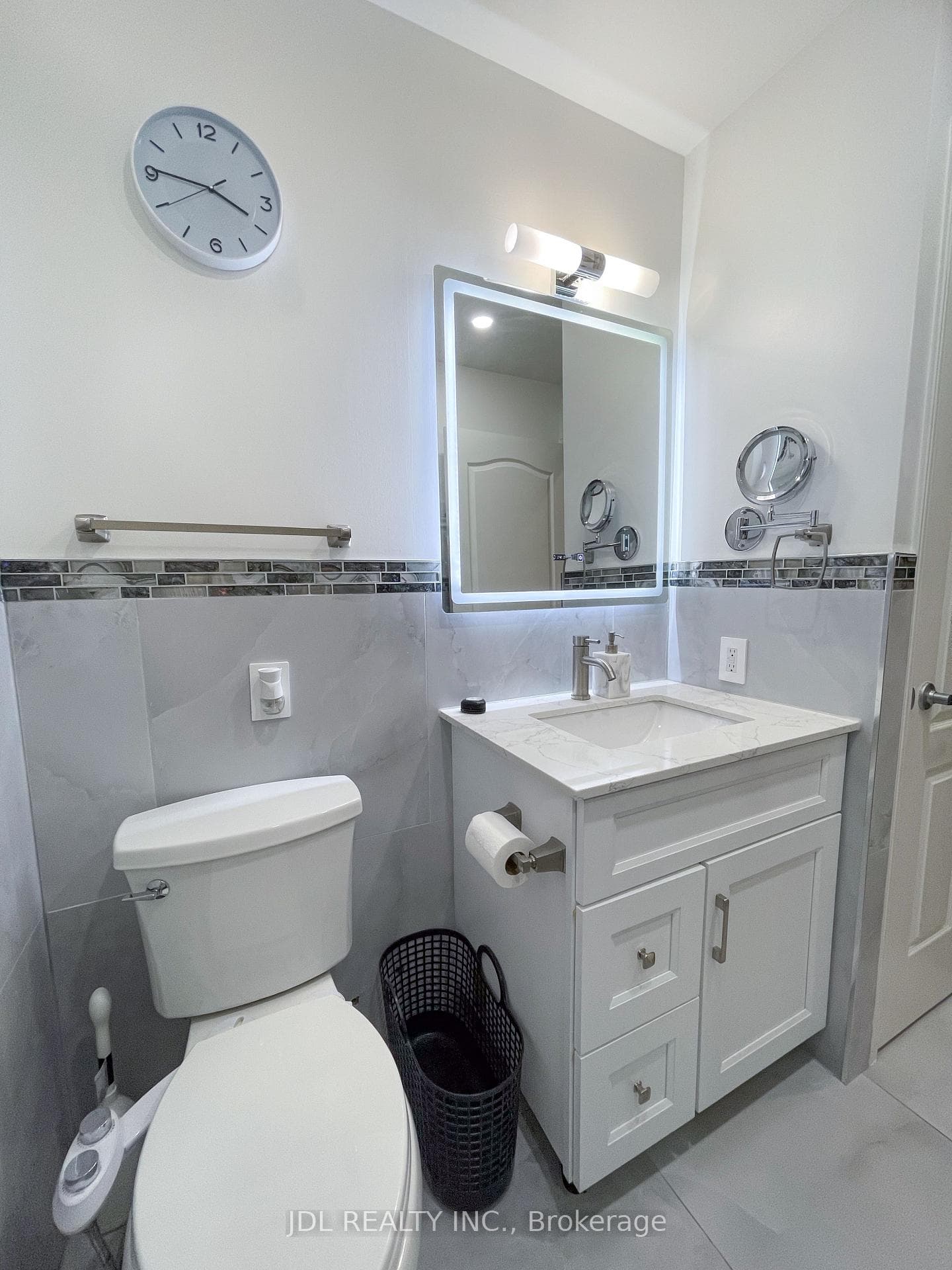 555 Yonge Street Unit 510 photo 16