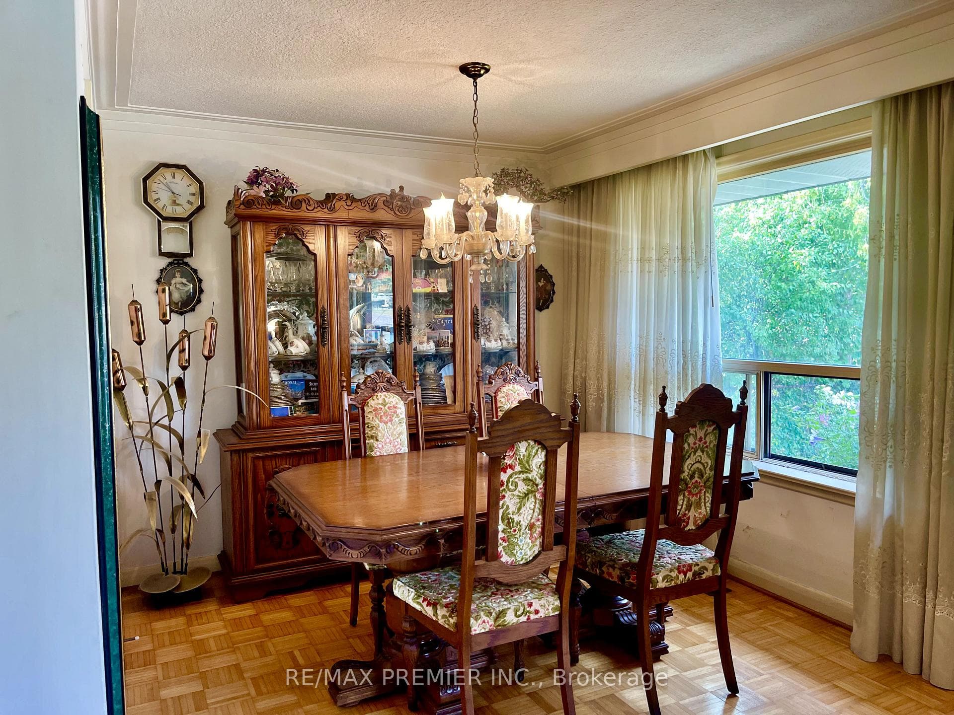 1041 Willowdale Avenue photo 5