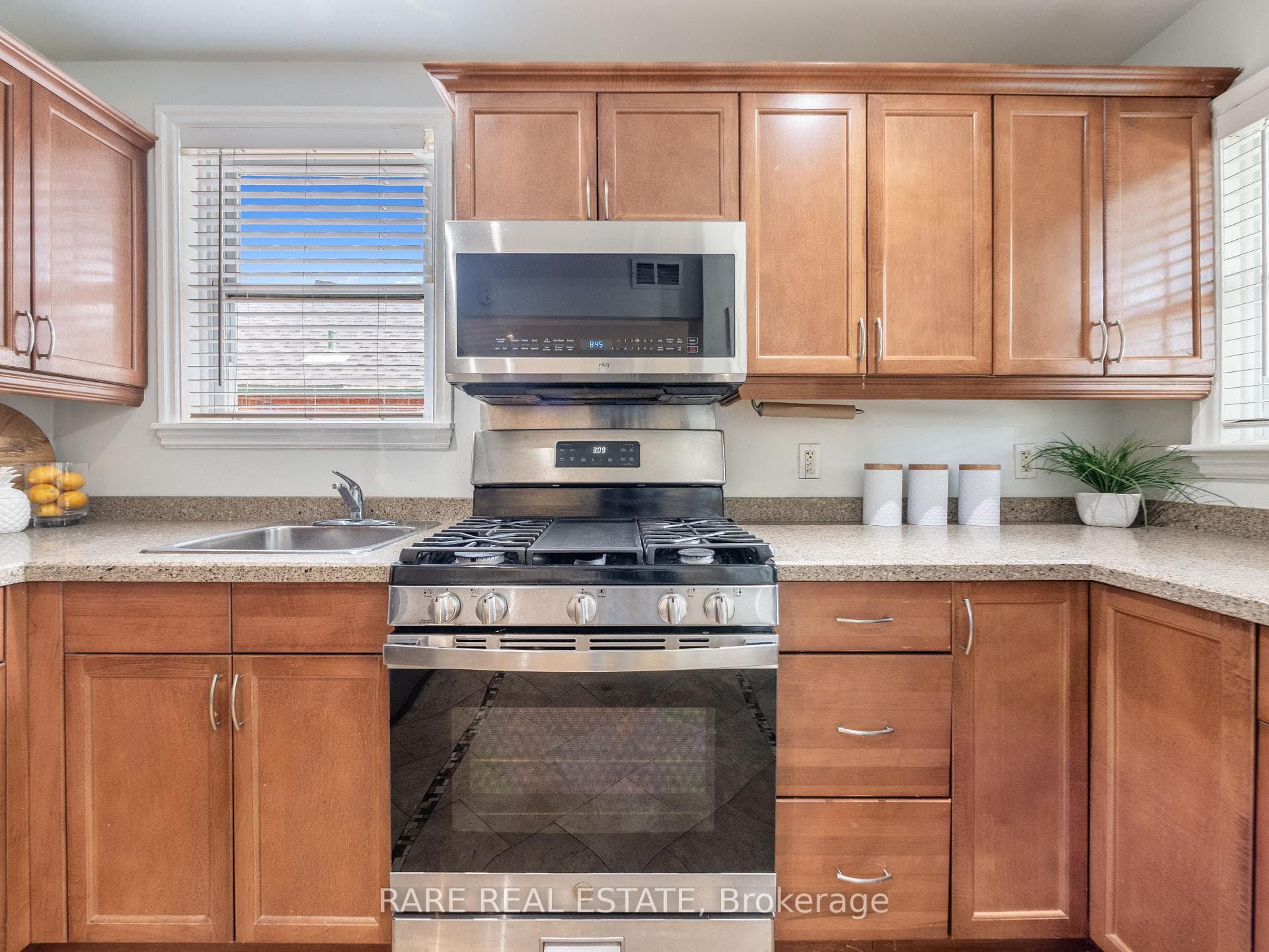 67 Glenburn Avenue Unit main photo 8