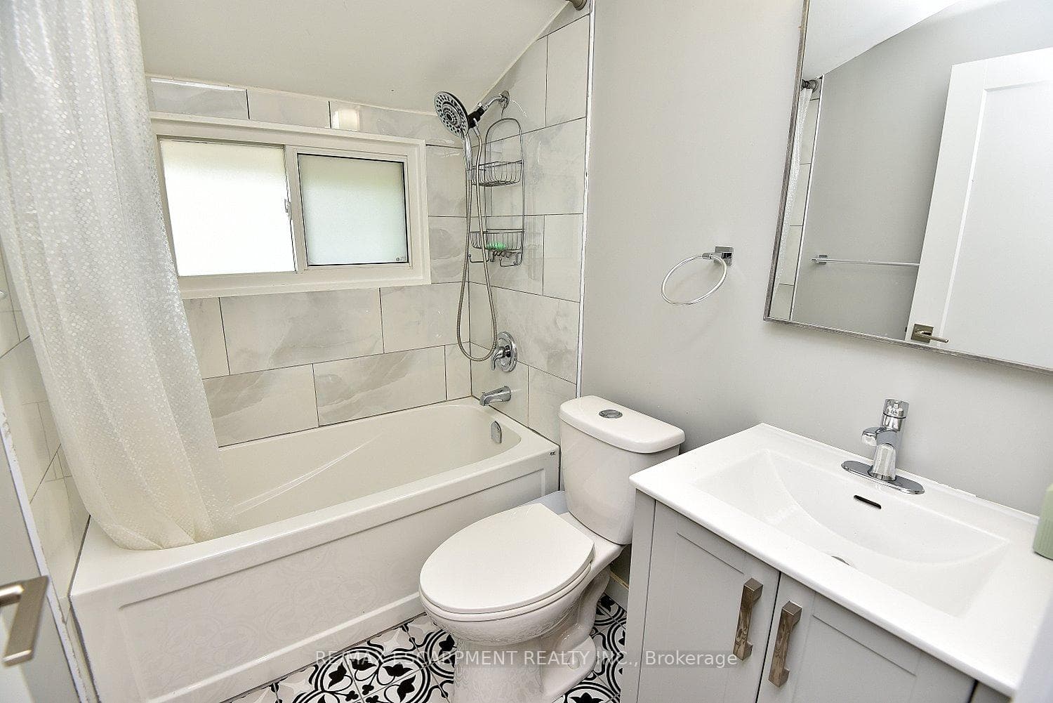 1091 Upper Wellington Street photo 25