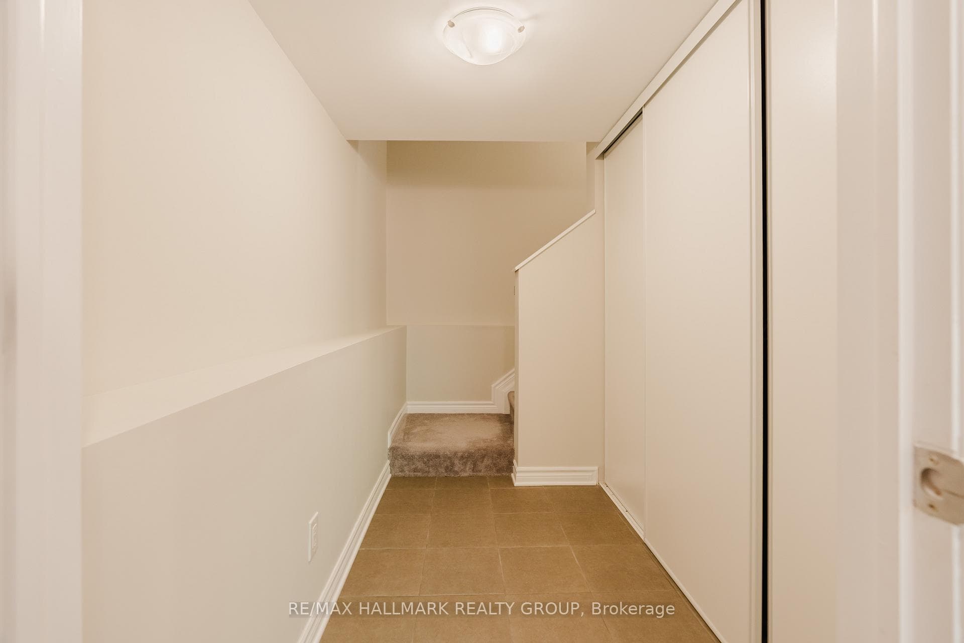 678 Eagle Crest Heights photo 32