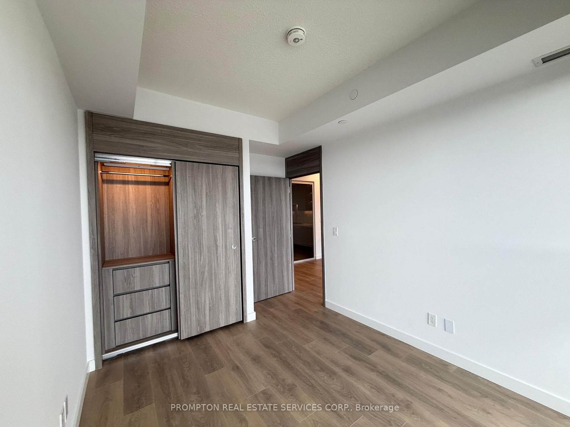 68 Esther Shiner Boulevard Unit 809 photo 13