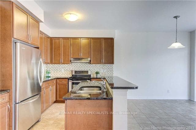 125 DONOVAN Heights photo 13